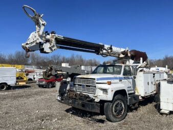 45' Altec D845BR on a 1991 Ford F800 Digger Derrick