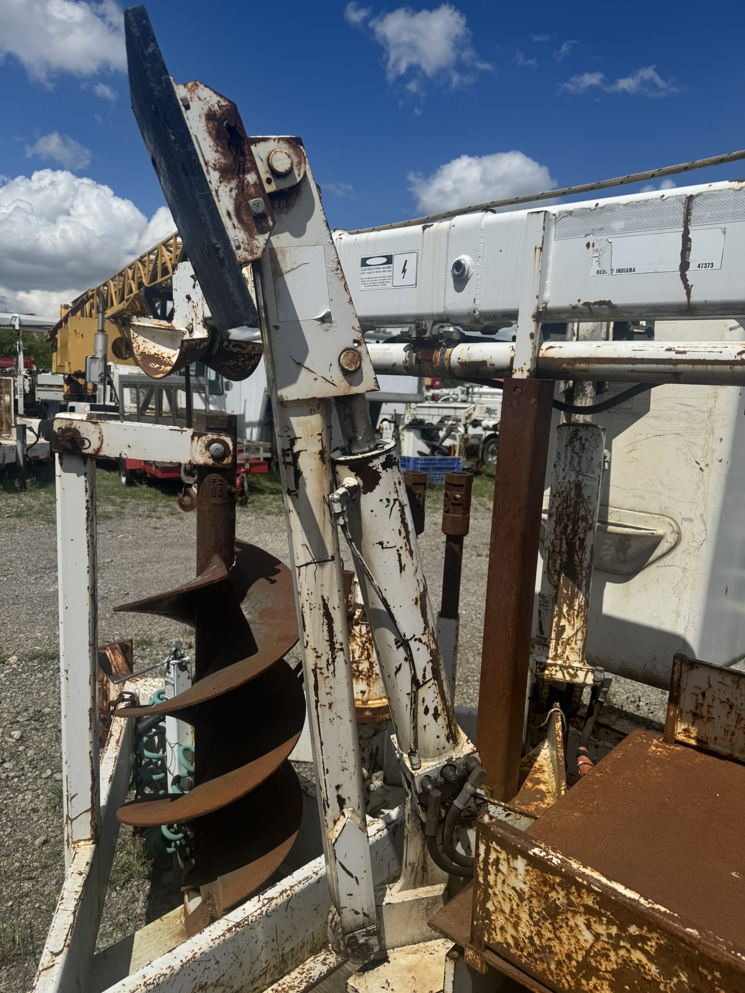25' PITMAN HYDRALIFT 4000T DIGGER DERRICK ON A PITMAN PANTHER ALL-TERRAIN TRACK MACHINE - Image 23