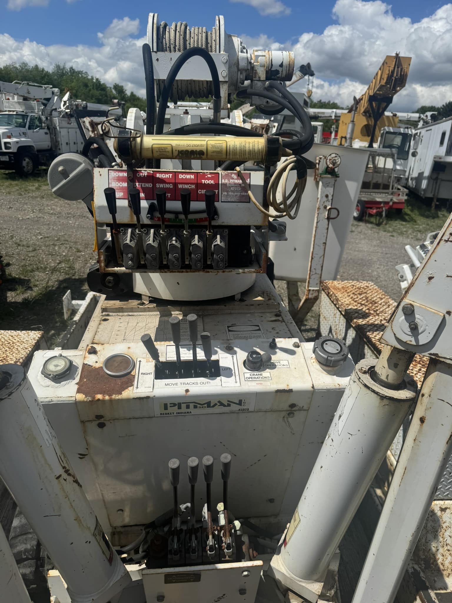 25' PITMAN HYDRALIFT 4000T DIGGER DERRICK ON A PITMAN PANTHER ALL-TERRAIN TRACK MACHINE - Image 31