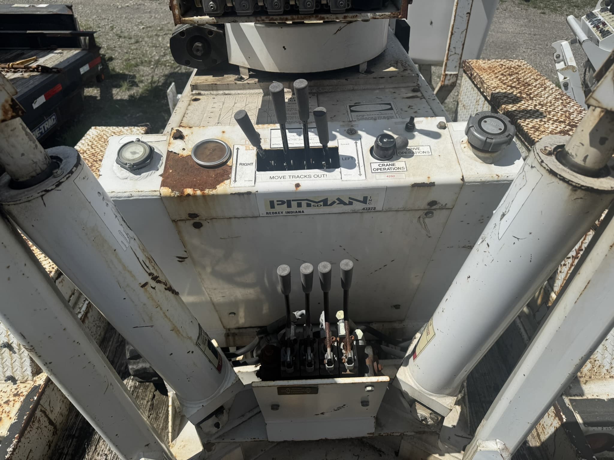 25' PITMAN HYDRALIFT 4000T DIGGER DERRICK ON A PITMAN PANTHER ALL-TERRAIN TRACK MACHINE - Image 33