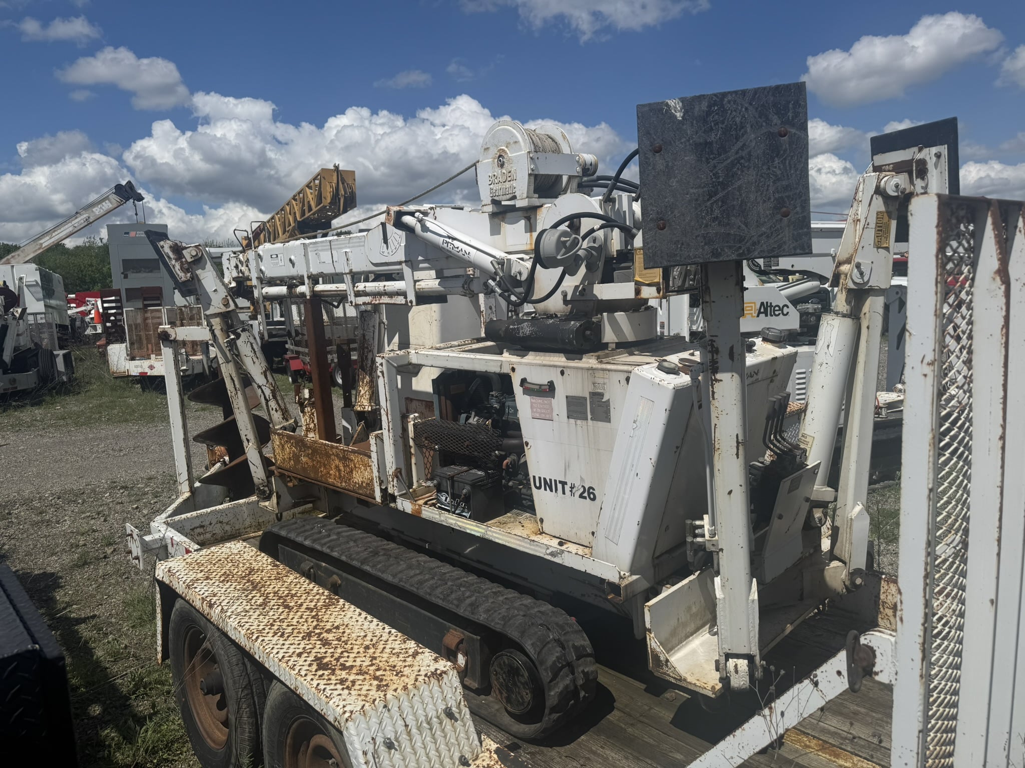 25' PITMAN HYDRALIFT 4000T DIGGER DERRICK ON A PITMAN PANTHER ALL-TERRAIN TRACK MACHINE - Image 42