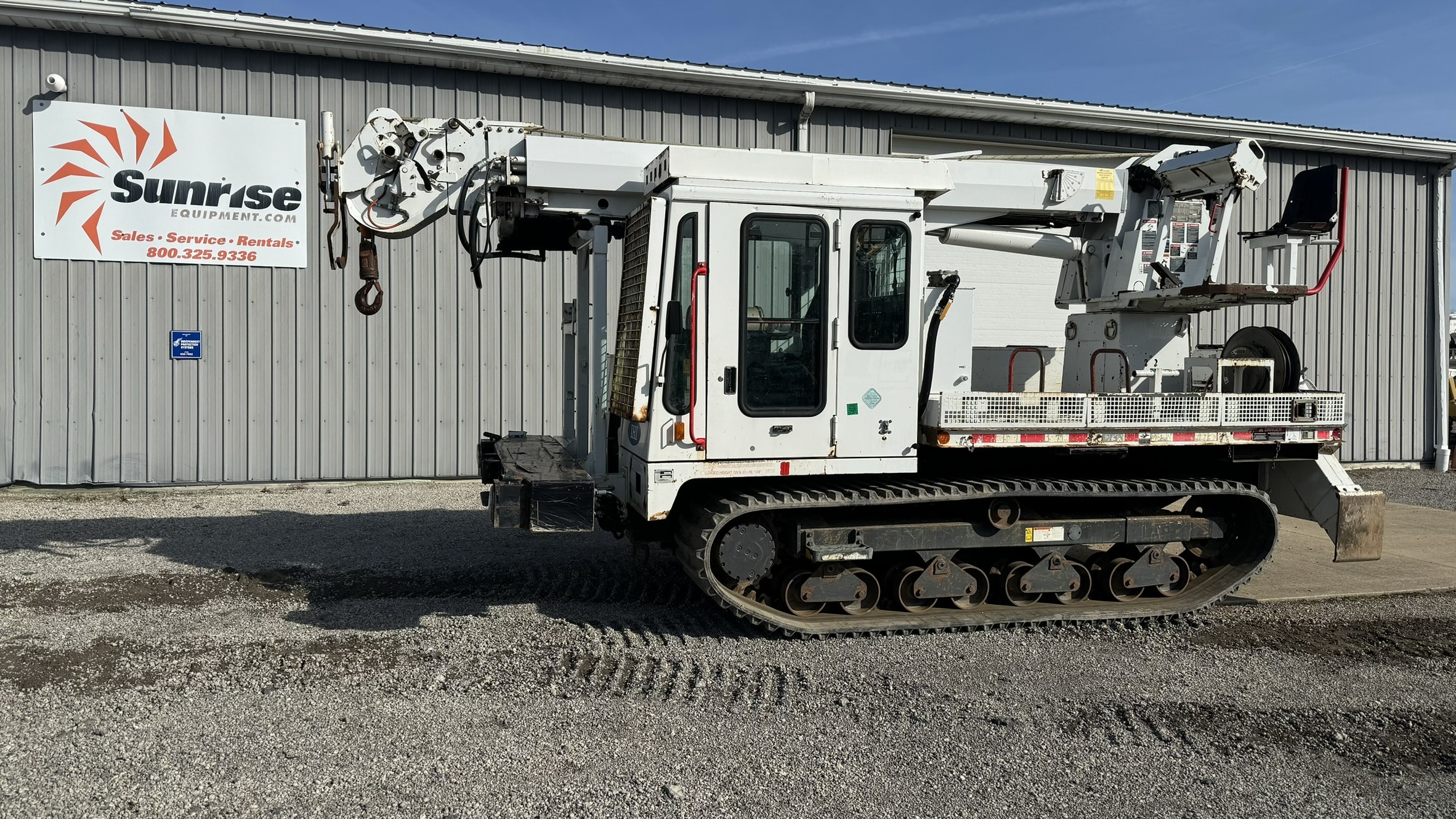 Digger Derricks | Diggers for Sale | Sunrise Equipment