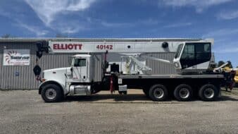 40‑TON ELLIOTT 40142R ON 2016 PETERBILT 365 TRI-DRIVE– 142′ BOOM TRUCK WITH 207′ TIP HEIGHT & BASKET PLATFORM– LOW MILES- LIKE NEW RECONDITIONED/CERTIFIED