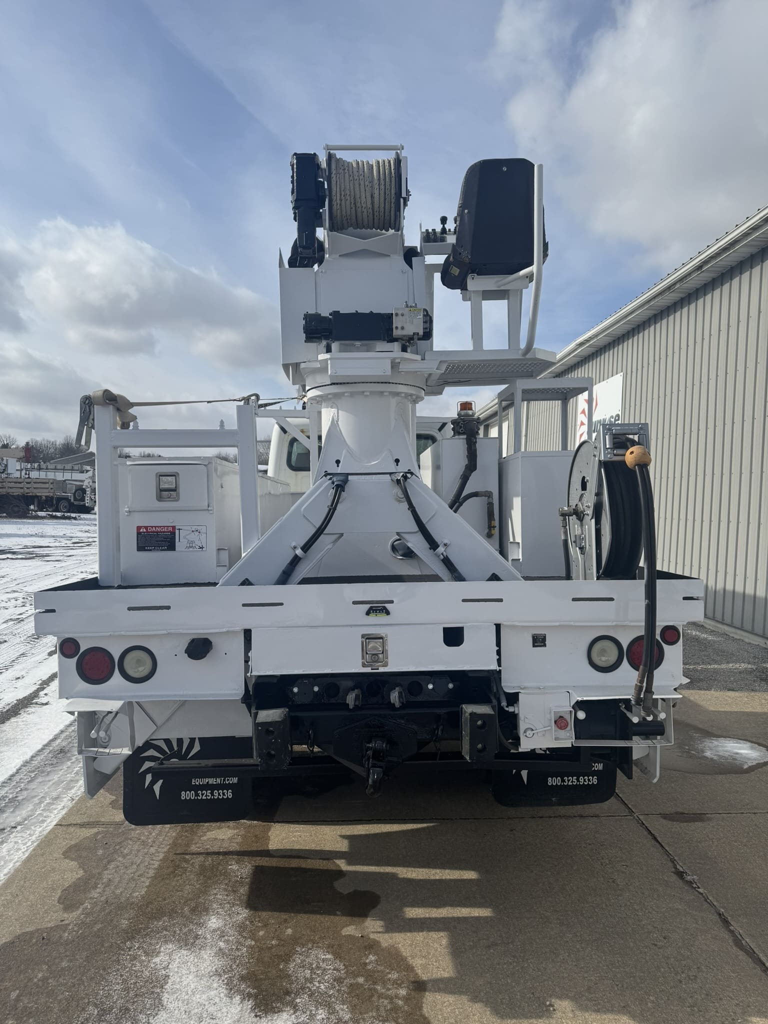 47' ALTEC DM47B-TR ON 2016 FREIGHTLINER M2 106 CHASSIS - Image 9