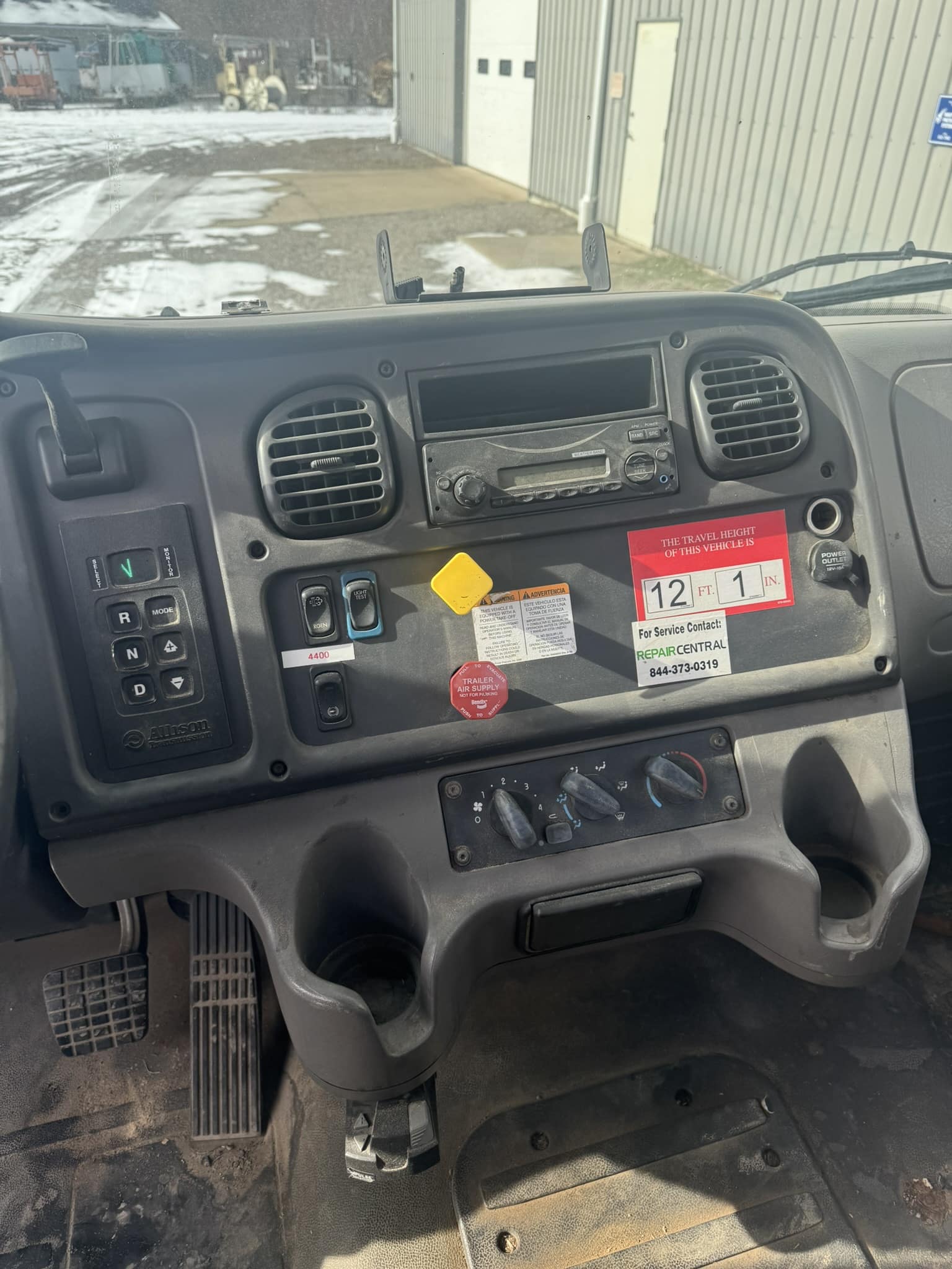 47' ALTEC DM47B-TR ON 2016 FREIGHTLINER M2 106 CHASSIS - Image 14