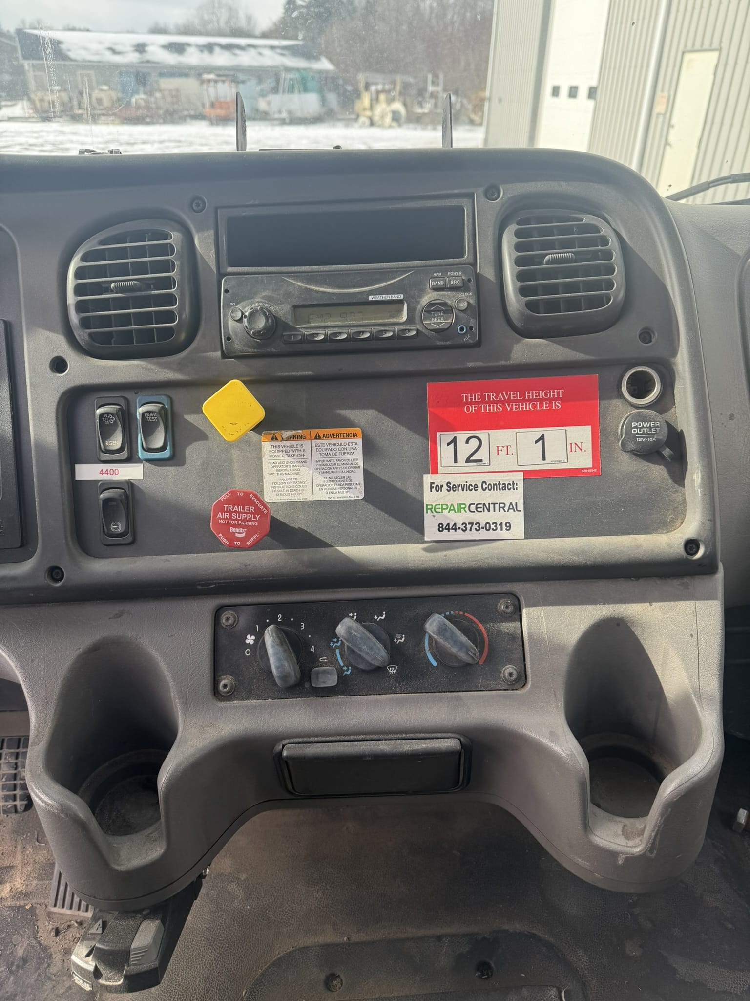 47' ALTEC DM47B-TR ON 2016 FREIGHTLINER M2 106 CHASSIS - Image 16