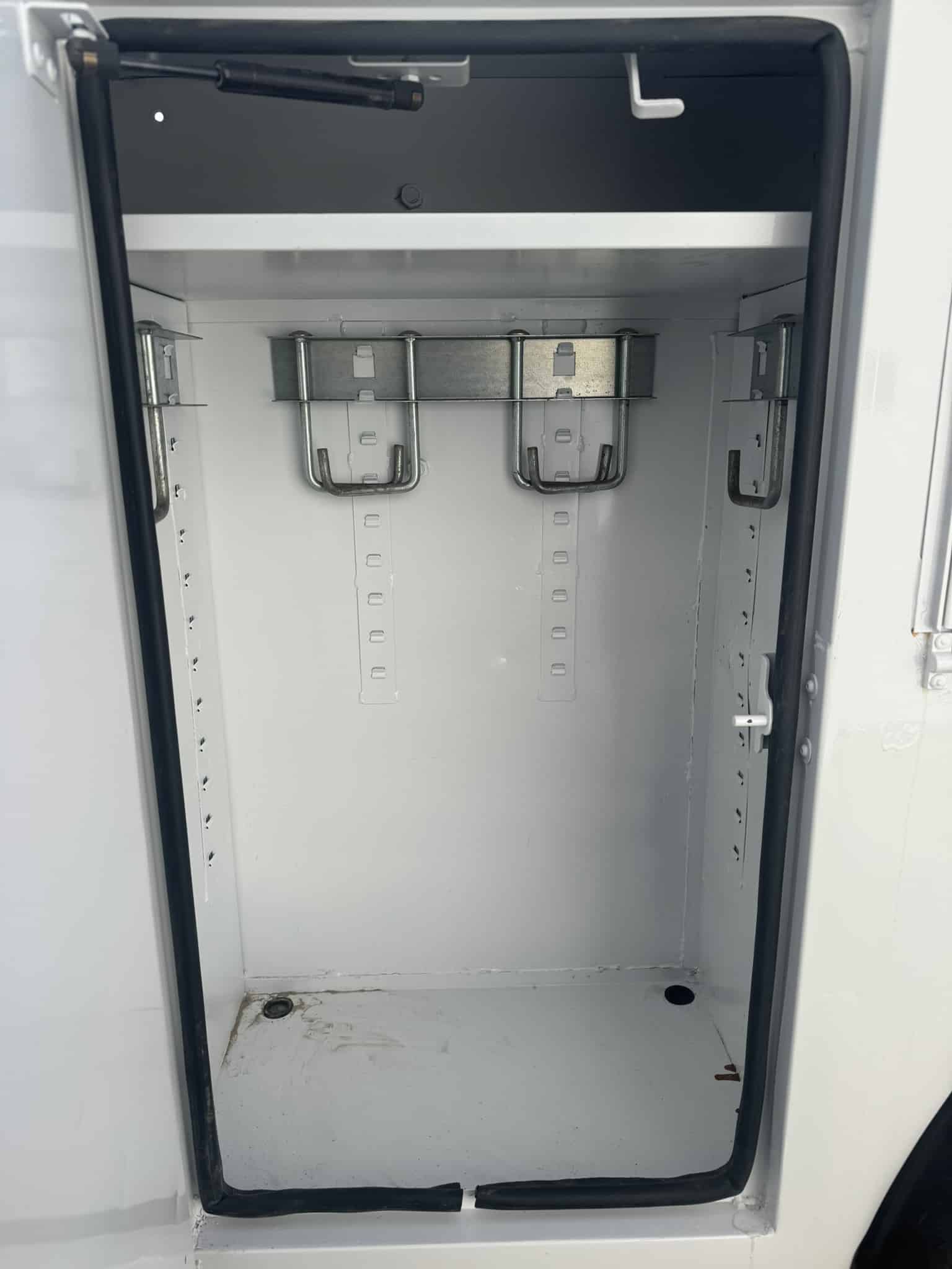 47' ALTEC DM47B-TR ON 2016 FREIGHTLINER M2 106 CHASSIS - Image 22