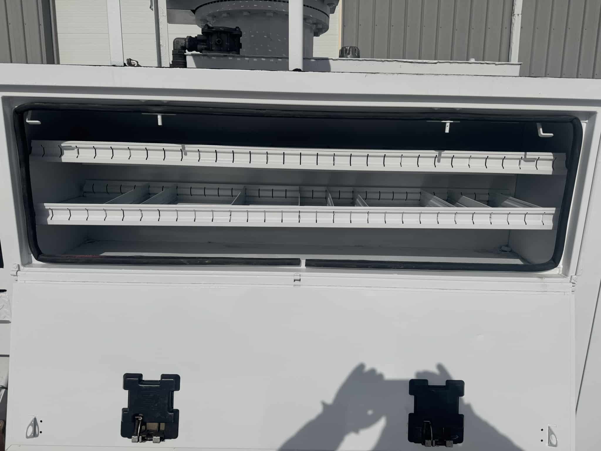 47' ALTEC DM47B-TR ON 2016 FREIGHTLINER M2 106 CHASSIS - Image 24