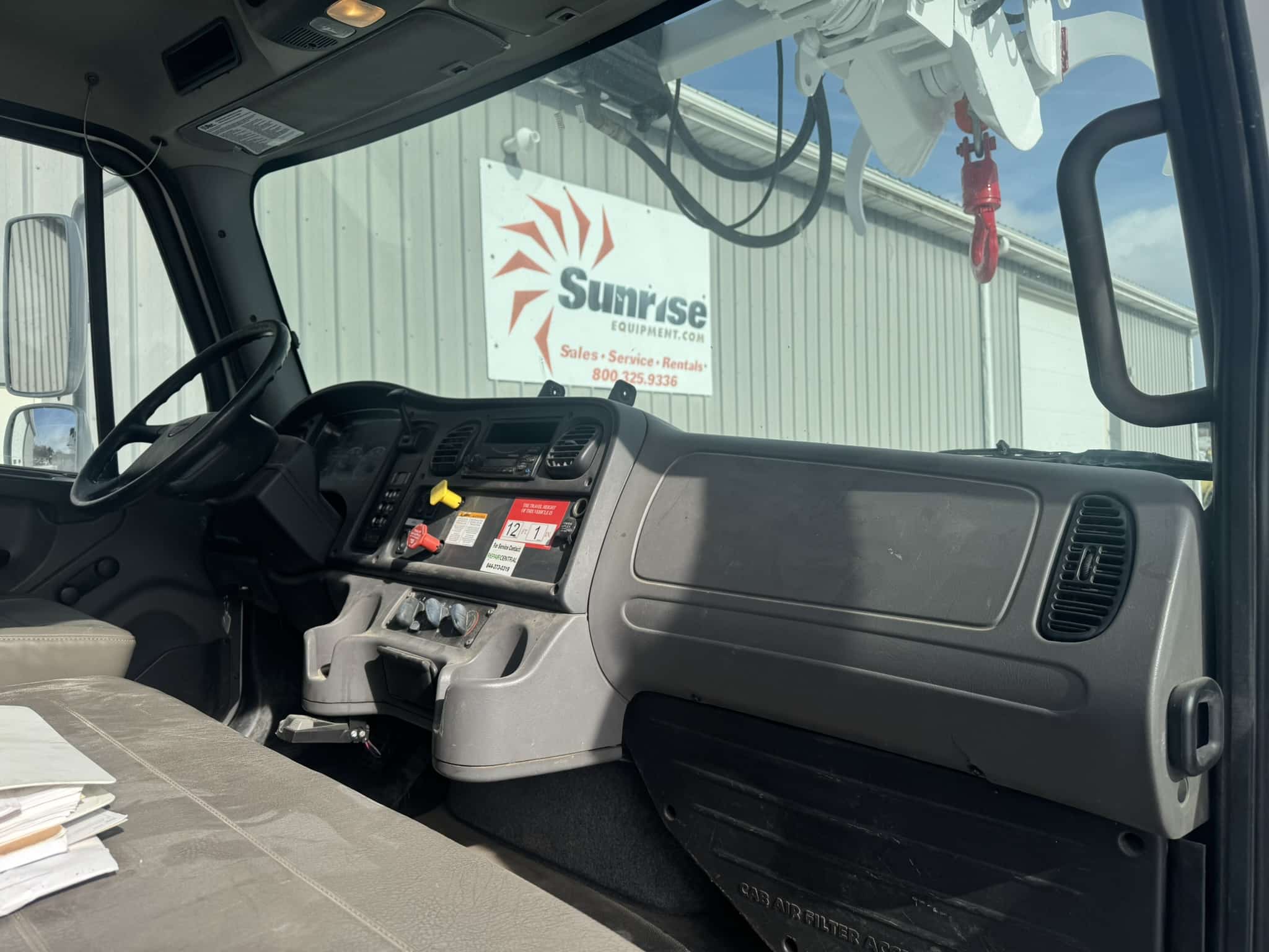 47' ALTEC DM47B-TR ON 2016 FREIGHTLINER M2 106 CHASSIS - Image 19