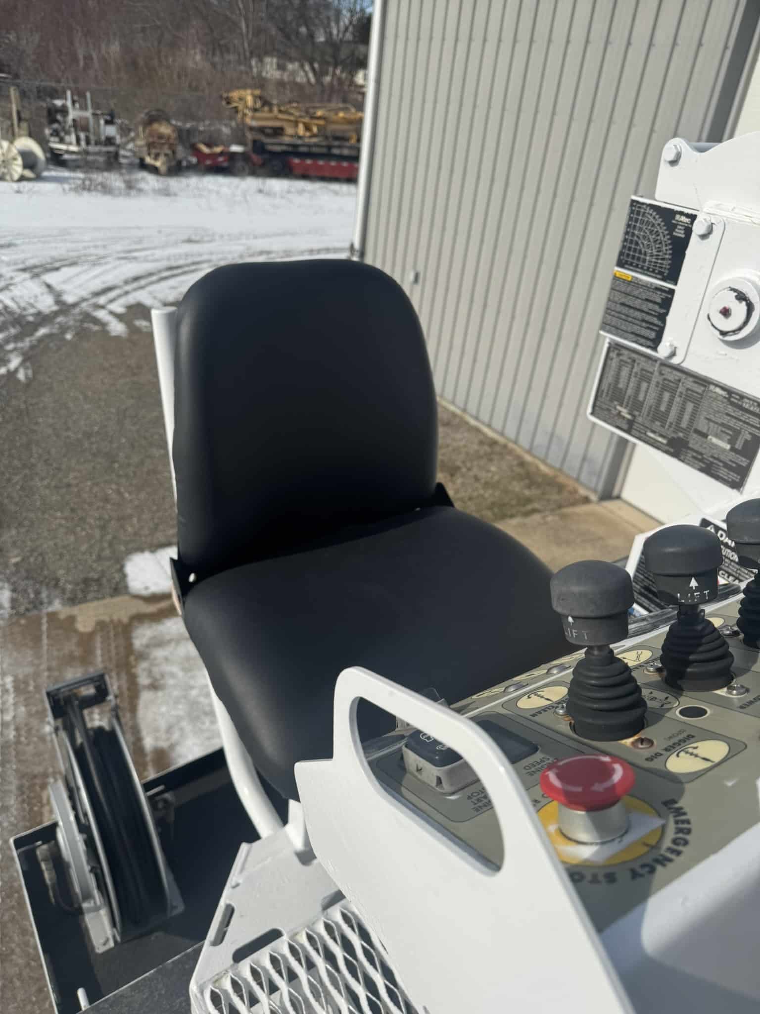 47' ALTEC DM47B-TR ON 2016 FREIGHTLINER M2 106 CHASSIS - Image 27