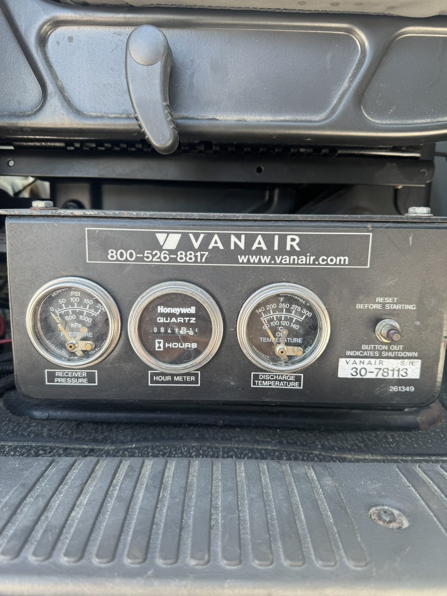 50' TEREX COMMANDER C5050 ON 2012 INTERNATIONAL 7600 SBA 6X4 CHASSIS WITH VANAIR AIR COMPRESSOR - Image 17