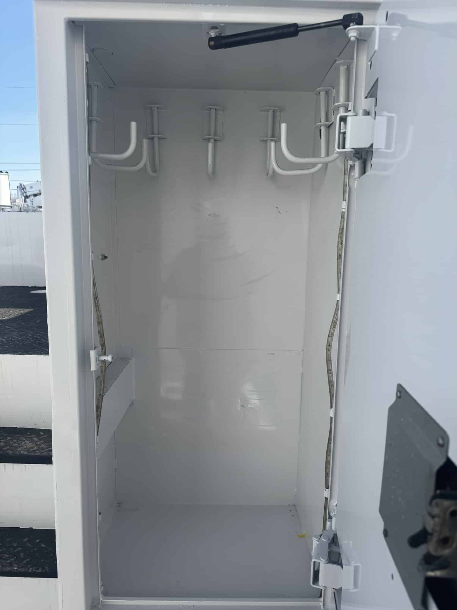 50' TEREX COMMANDER C5050 ON 2012 INTERNATIONAL 7600 SBA 6X4 CHASSIS WITH VANAIR AIR COMPRESSOR - Image 25