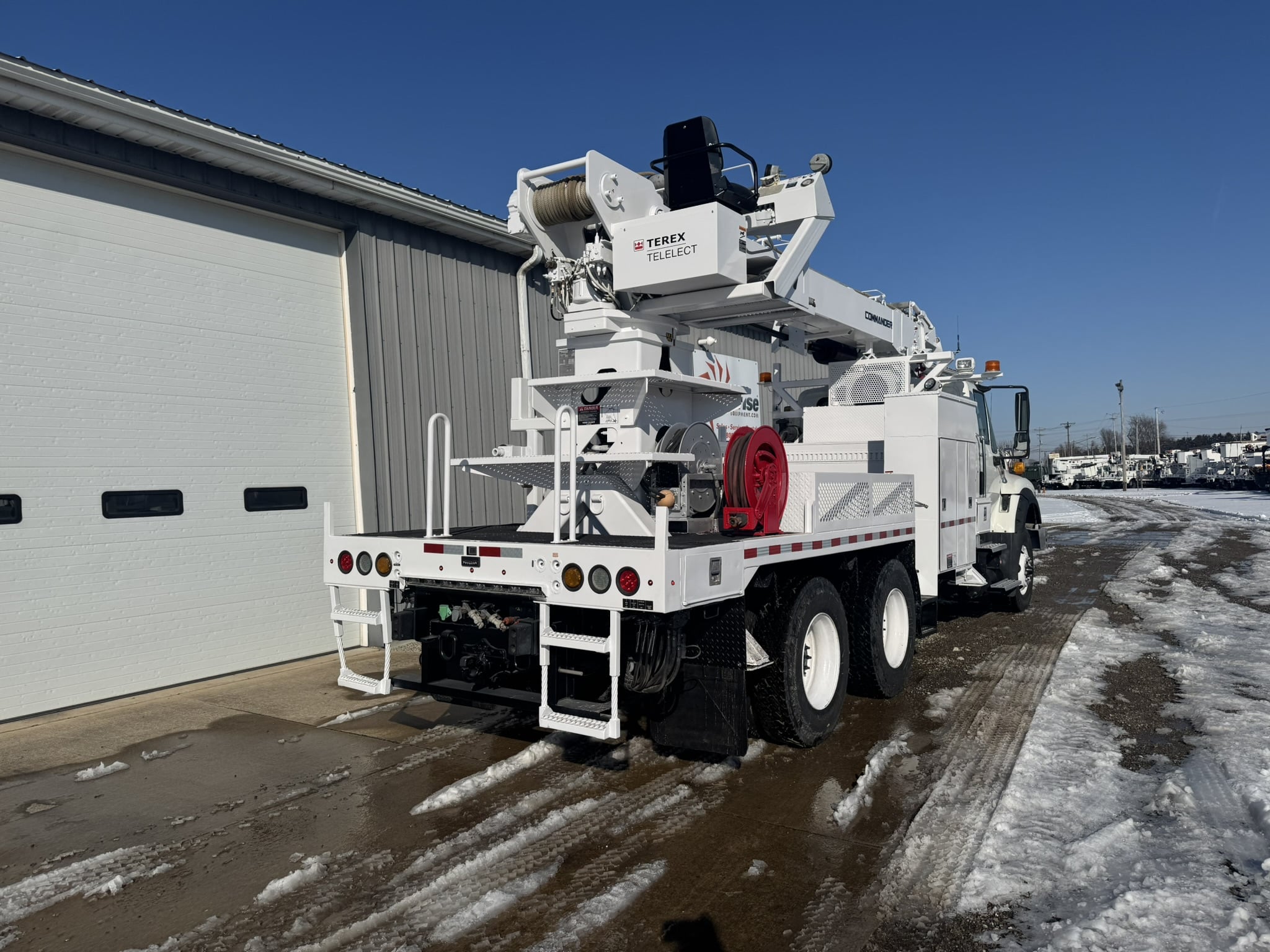 50' TEREX COMMANDER C5050 ON 2012 INTERNATIONAL 7600 SBA 6X4 CHASSIS WITH VANAIR AIR COMPRESSOR - Image 7