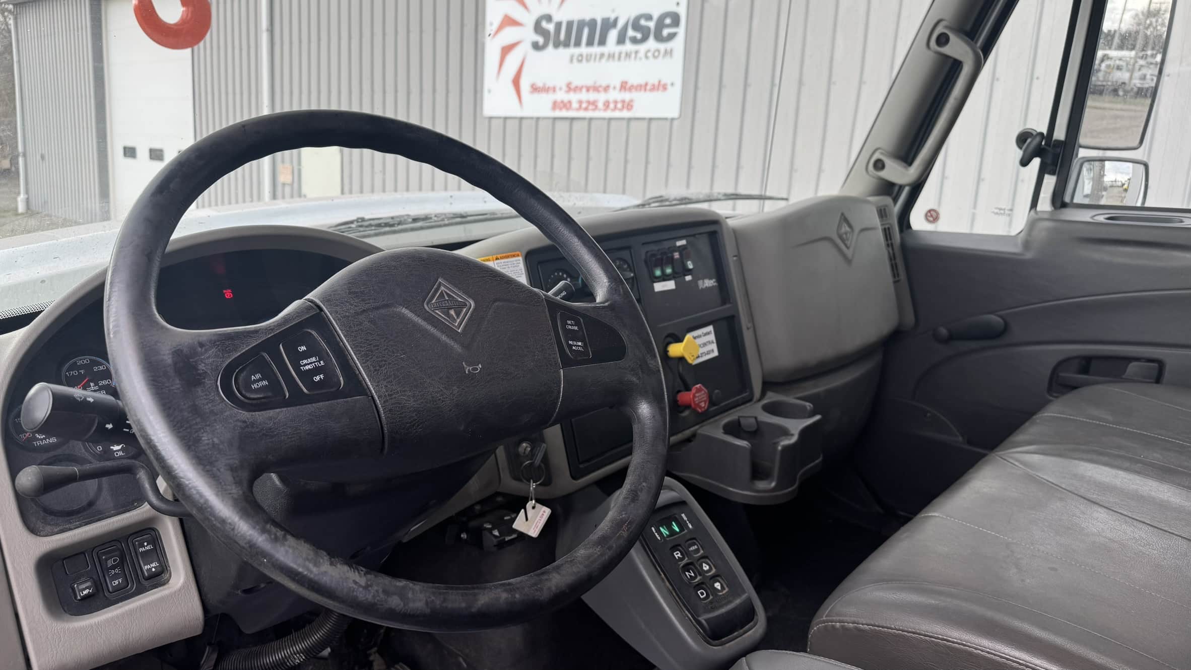 47' ALTEC DM47B-TR ON 2016 INTERNATIONAL 7300 4X4 CHASSIS - Image 12