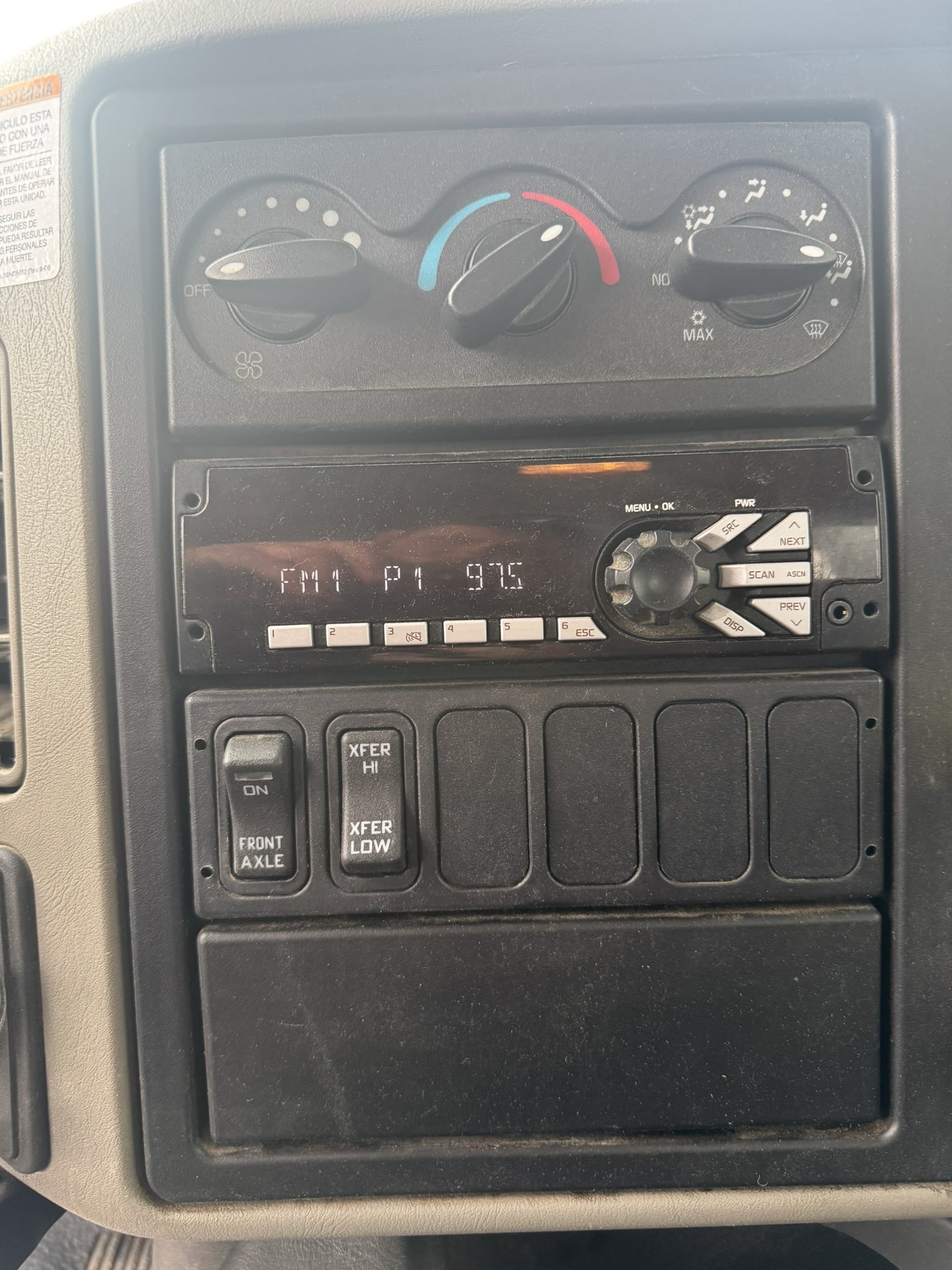 47' ALTEC DM47B-TR ON 2016 INTERNATIONAL 7300 4X4 CHASSIS - Image 16