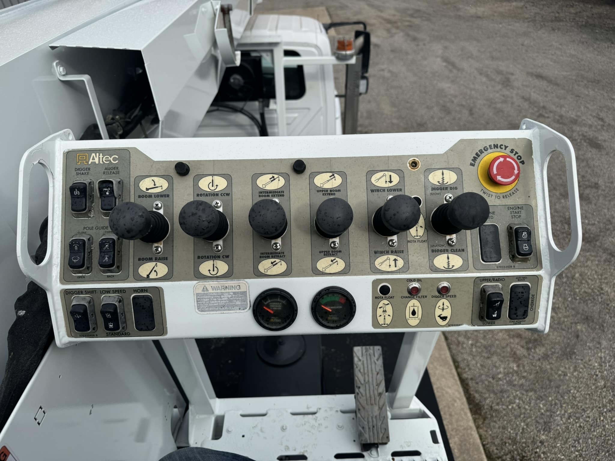 47' ALTEC DM47B-TR ON 2016 INTERNATIONAL 7300 4X4 CHASSIS - Image 26