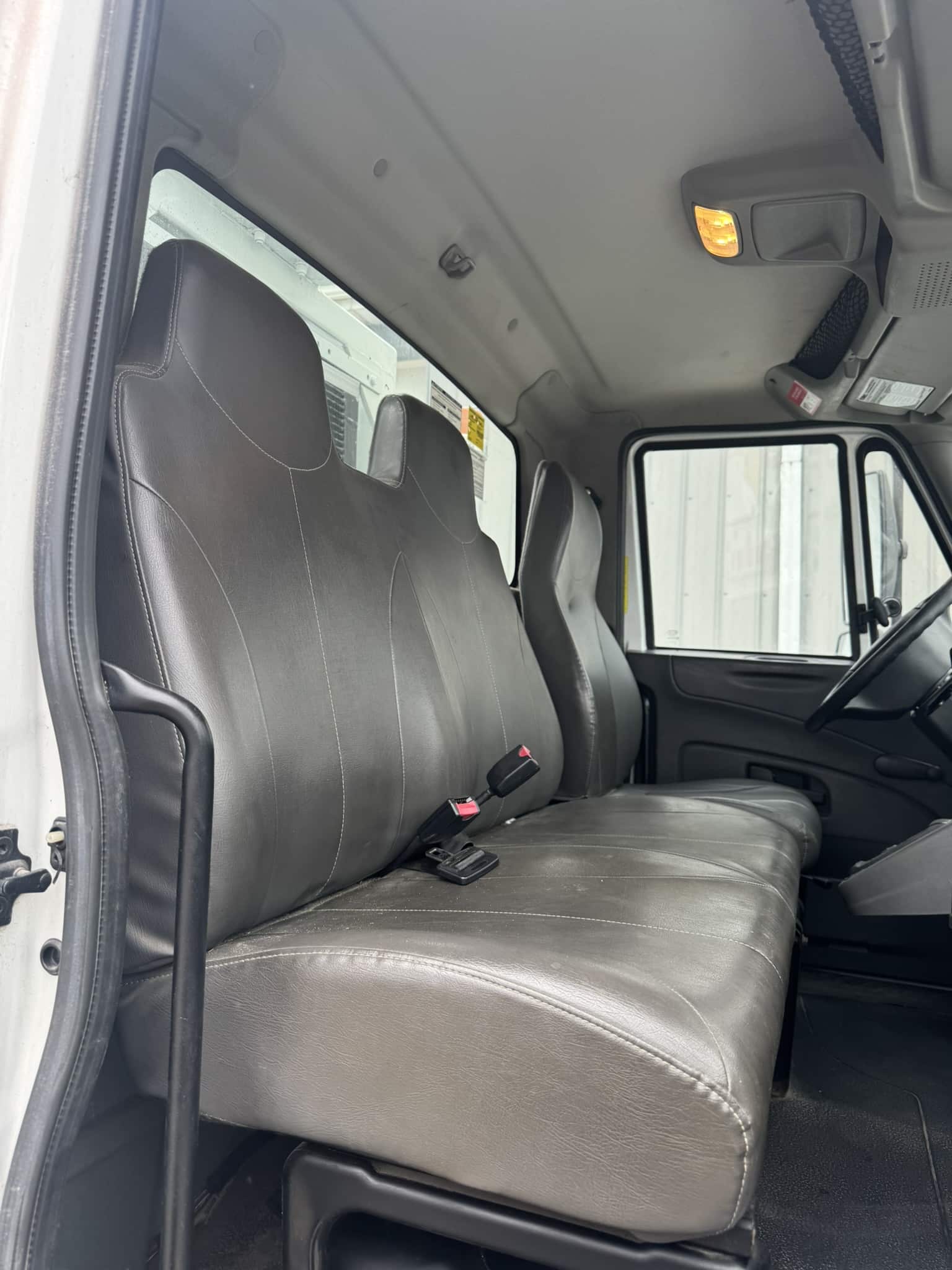 47' ALTEC DM47B-TR ON 2016 INTERNATIONAL 7300 4X4 CHASSIS - Image 20