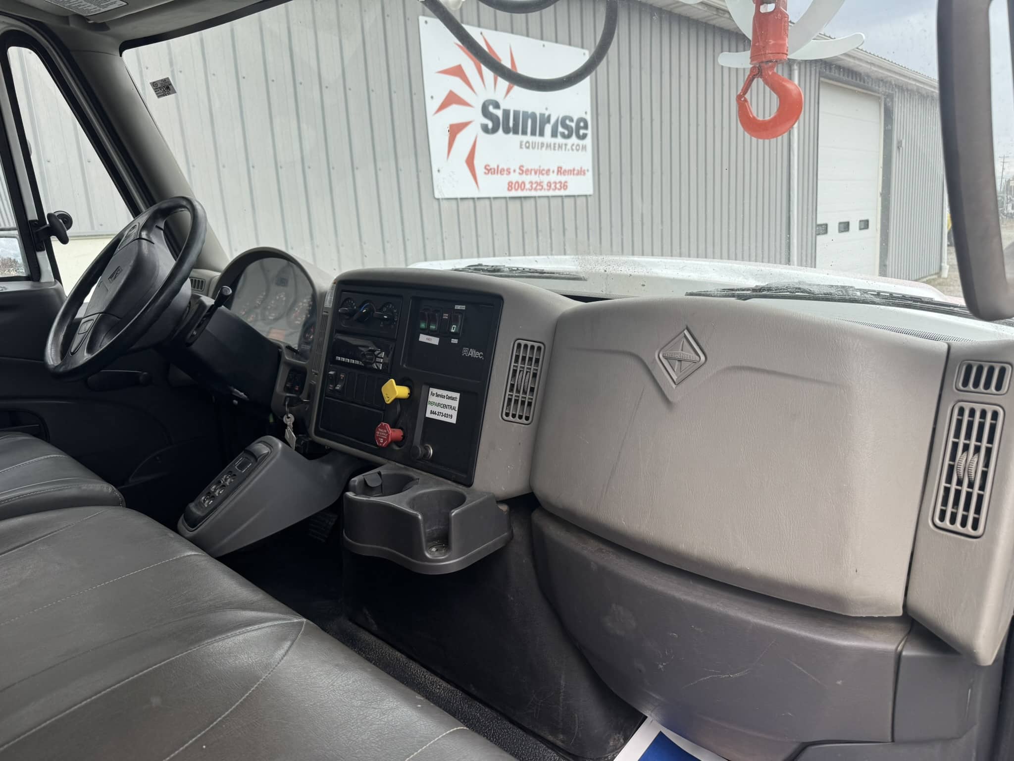 47' ALTEC DM47B-TR ON 2016 INTERNATIONAL 7300 4X4 CHASSIS - Image 21