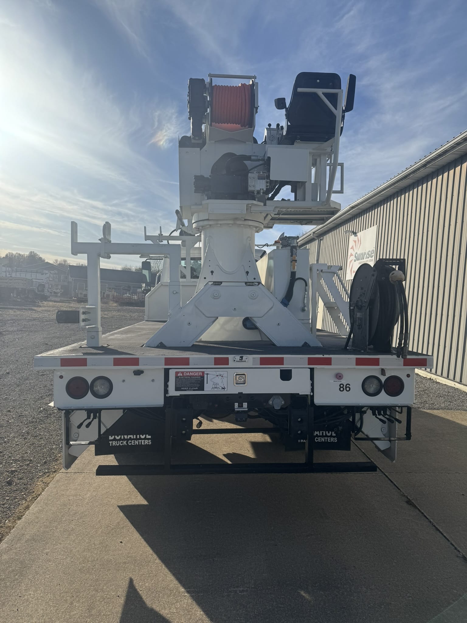 47' ALTEC DC47TR DIGGER DERRICK ON 2024 FREIGHTLINER M2 106 CHASSIS- UNDER 600 MILES SINCE NEW- FRESH INDEPENDENT BOOM CERTIFICATION - Image 9