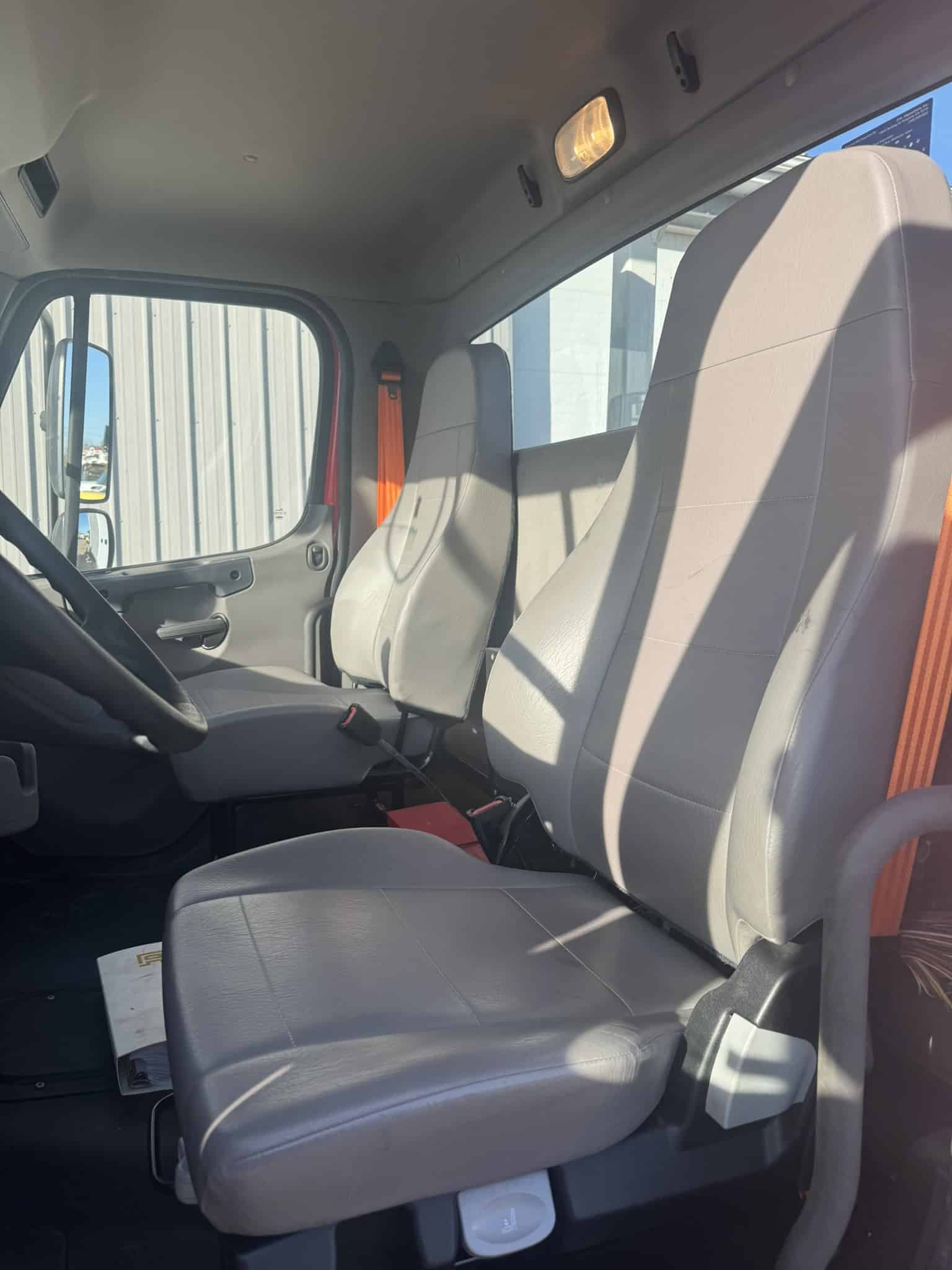 47' ALTEC DC47TR DIGGER DERRICK ON 2024 FREIGHTLINER M2 106 CHASSIS- UNDER 600 MILES SINCE NEW- FRESH INDEPENDENT BOOM CERTIFICATION - Image 11