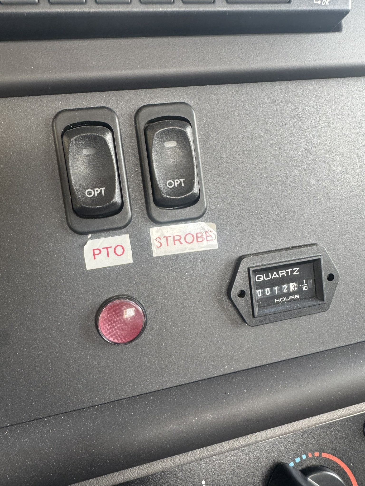 47' ALTEC DC47TR DIGGER DERRICK ON 2024 FREIGHTLINER M2 106 CHASSIS- UNDER 600 MILES SINCE NEW- FRESH INDEPENDENT BOOM CERTIFICATION - Image 18