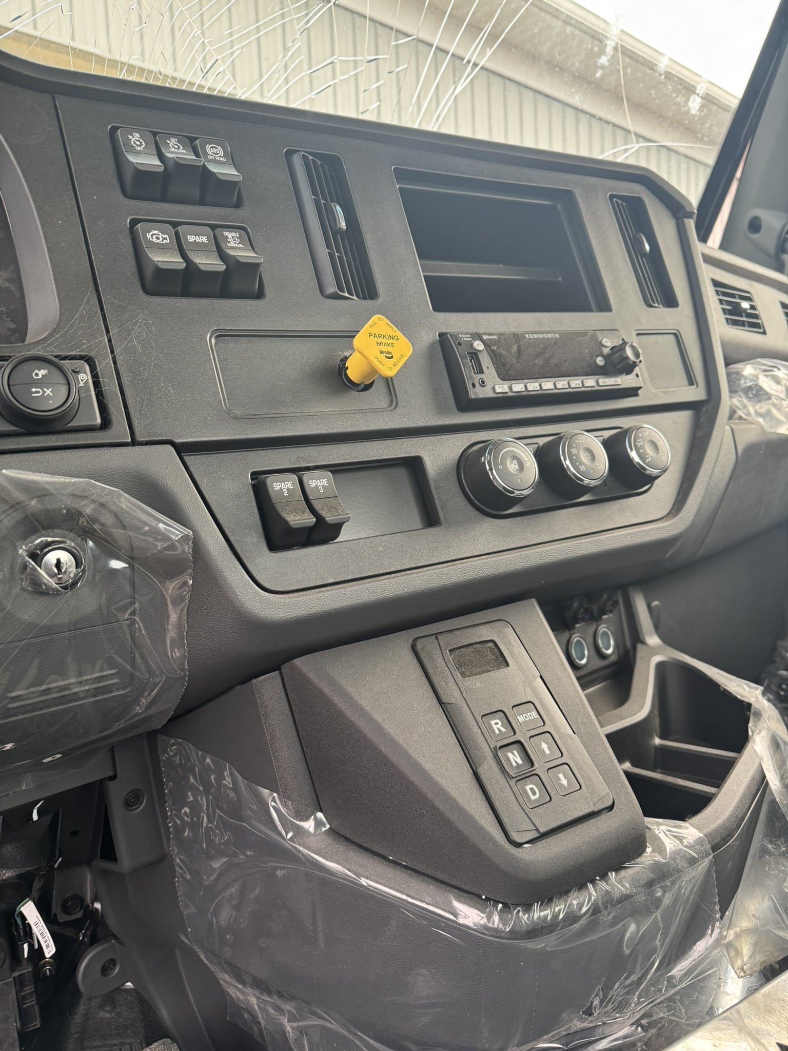 2025 KENWORTH T-280 CAB & CHASSIS - Image 8