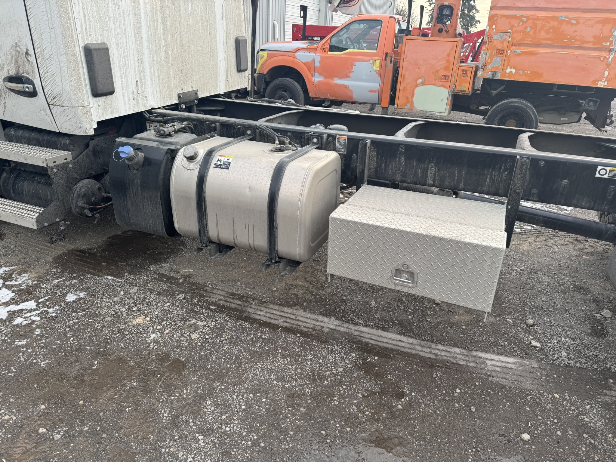 2025 KENWORTH T-280 CAB & CHASSIS - Image 16