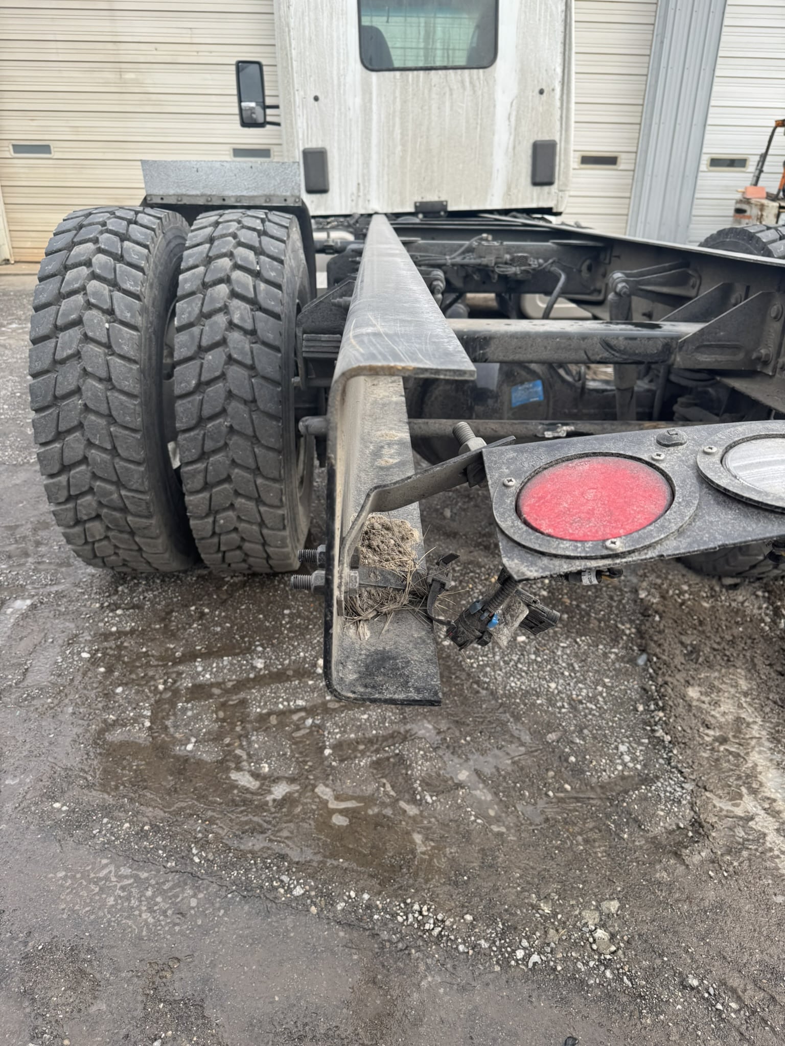 2025 KENWORTH T-280 CAB & CHASSIS - Image 18