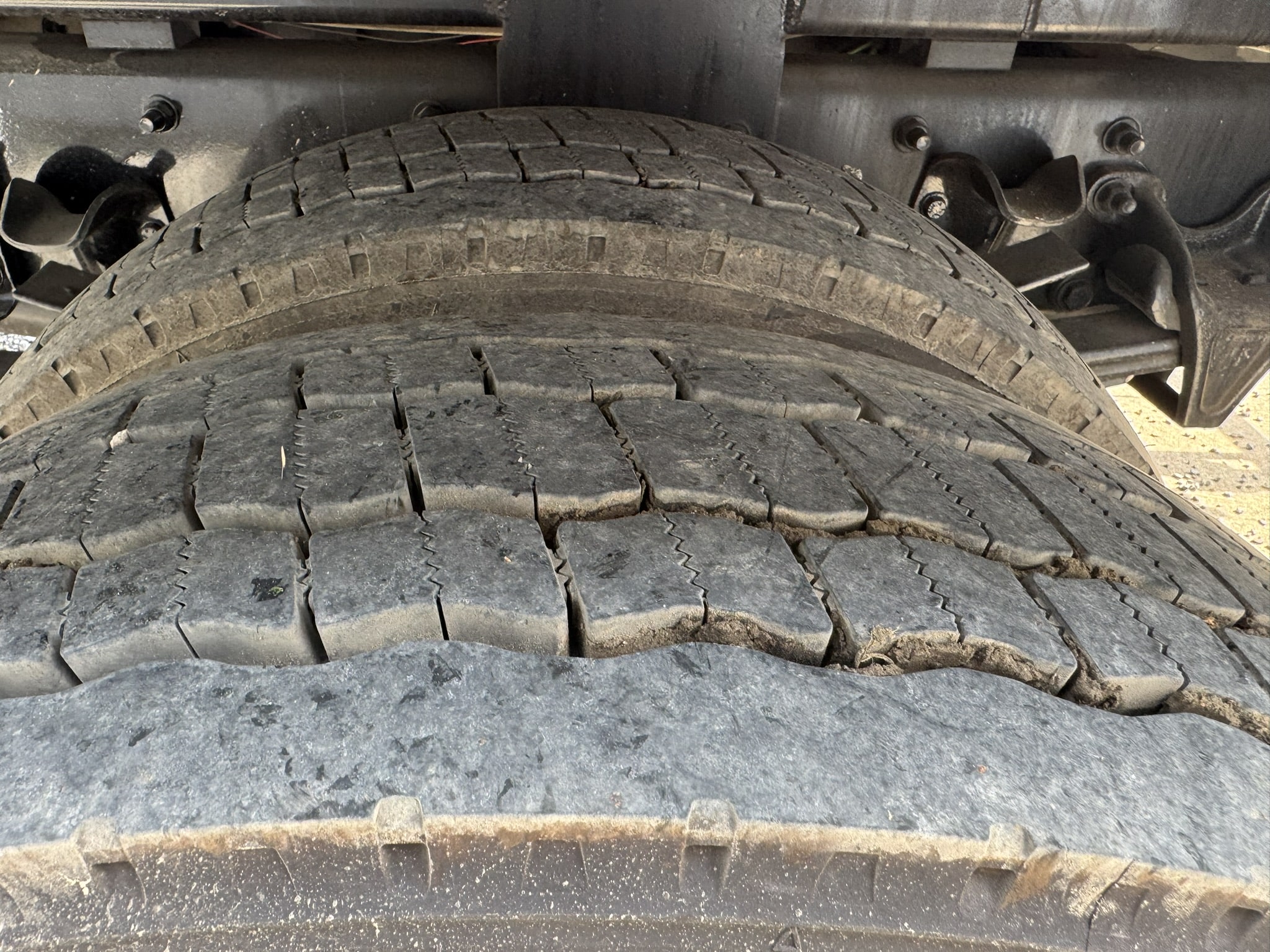 47' ALTEC DC47TR DIGGER DERRICK ON 2024 FREIGHTLINER M2 106 CHASSIS- UNDER 600 MILES SINCE NEW- FRESH INDEPENDENT BOOM CERTIFICATION - Image 32