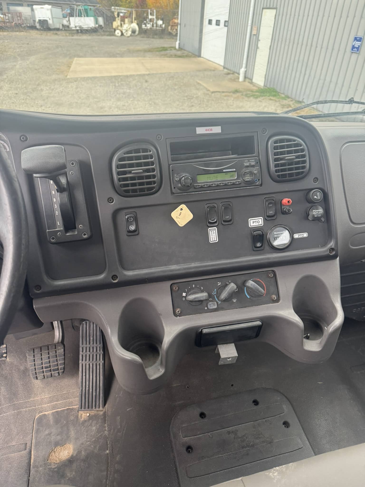 ELLIOTT L60R ON 2014 FREIGHTLINER M2-106 CHASSIS - Image 15