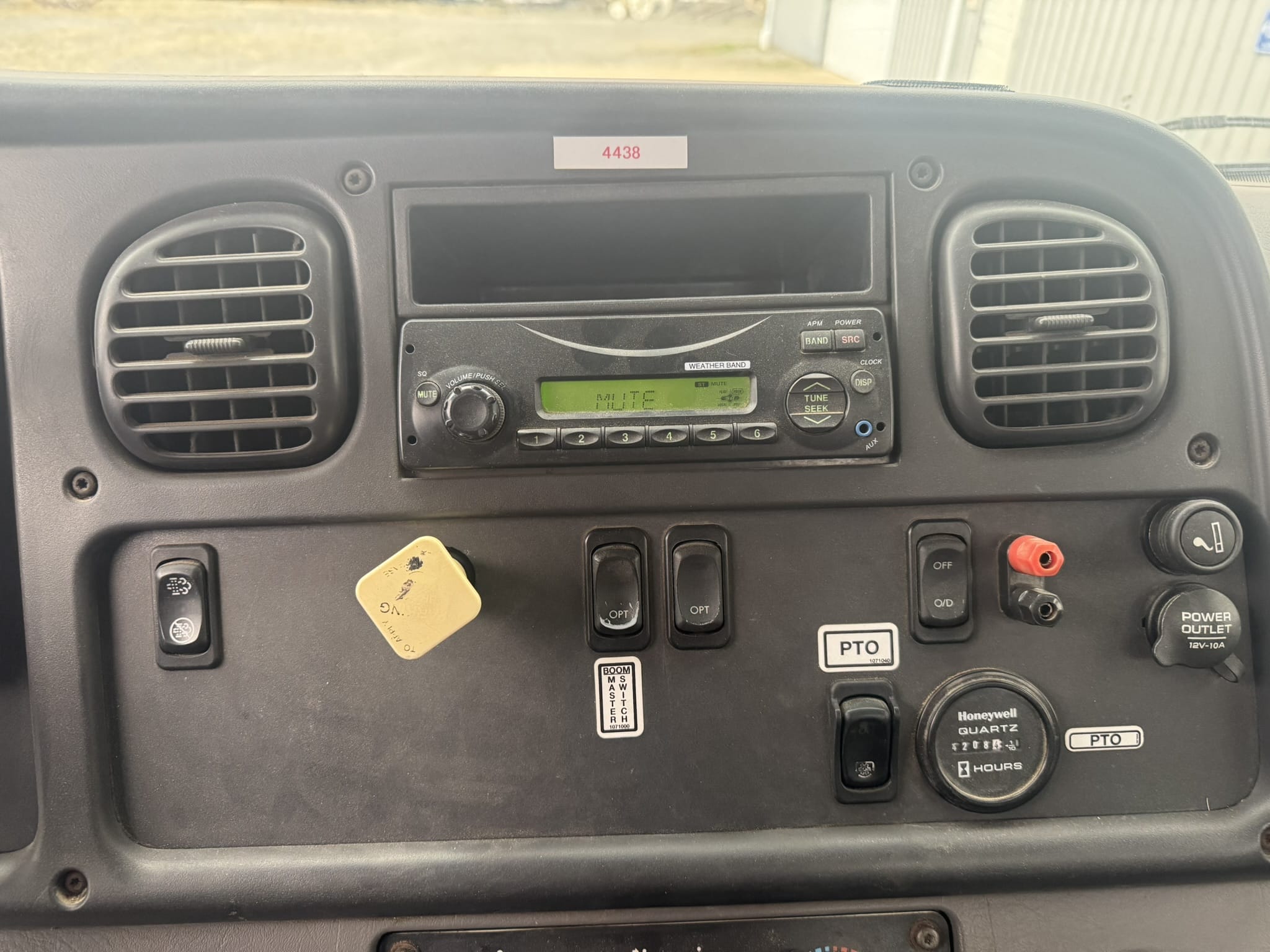 ELLIOTT L60R ON 2014 FREIGHTLINER M2-106 CHASSIS - Image 17