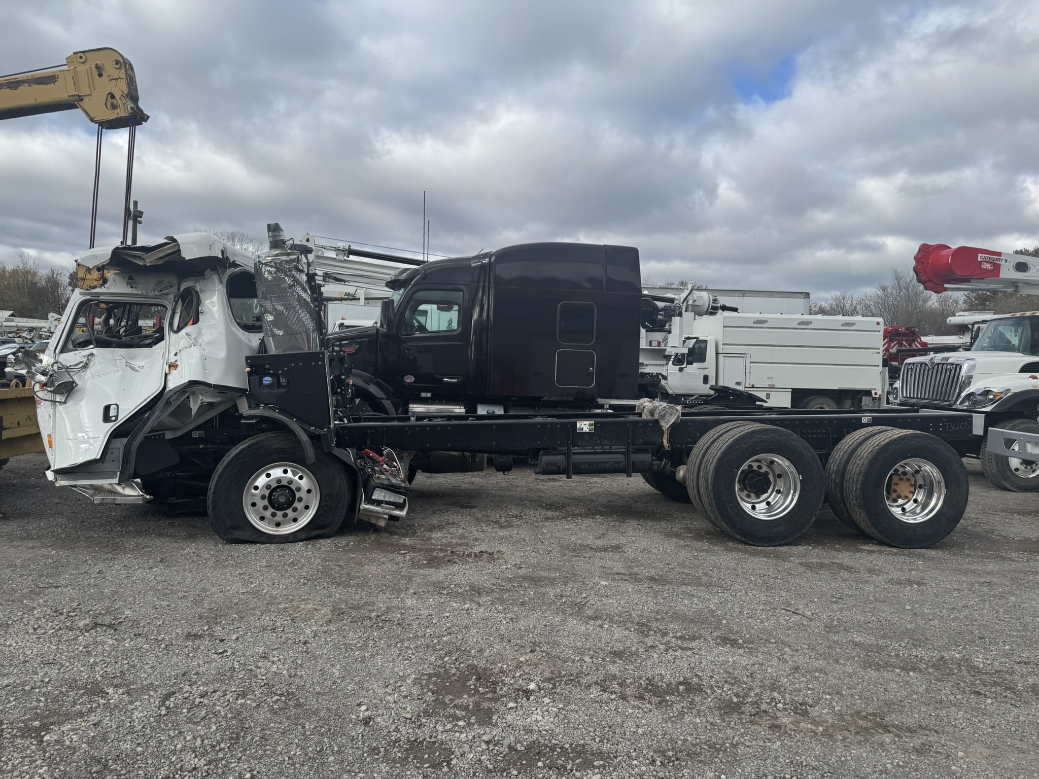 2025 KENWORTH L-770 & 2025 PETERBILT PB520 TRUCKS/PARTS - Image 25