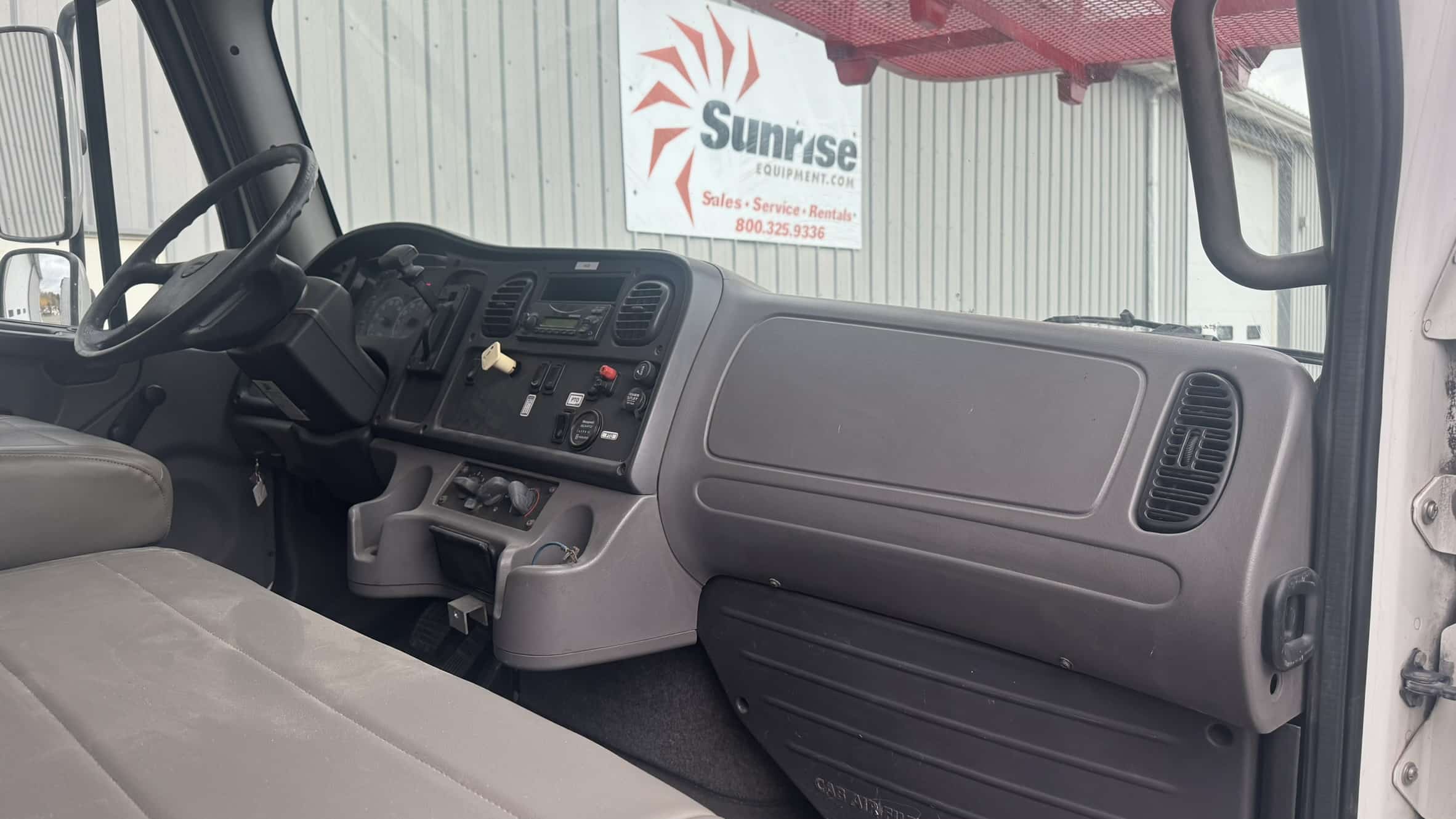 ELLIOTT L60R ON 2014 FREIGHTLINER M2-106 CHASSIS - Image 21