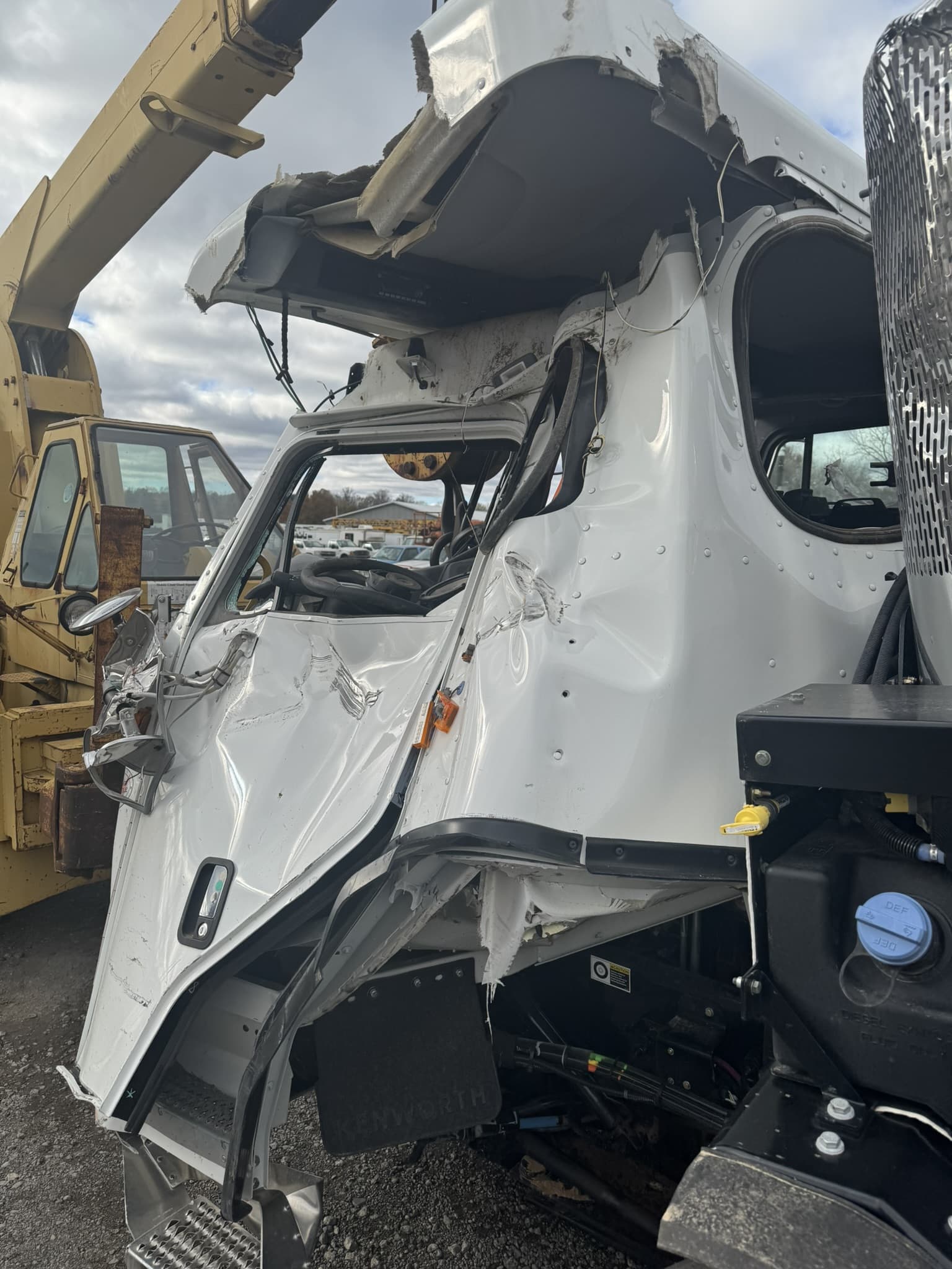 2025 KENWORTH L-770 & 2025 PETERBILT PB520 TRUCKS/PARTS - Image 35