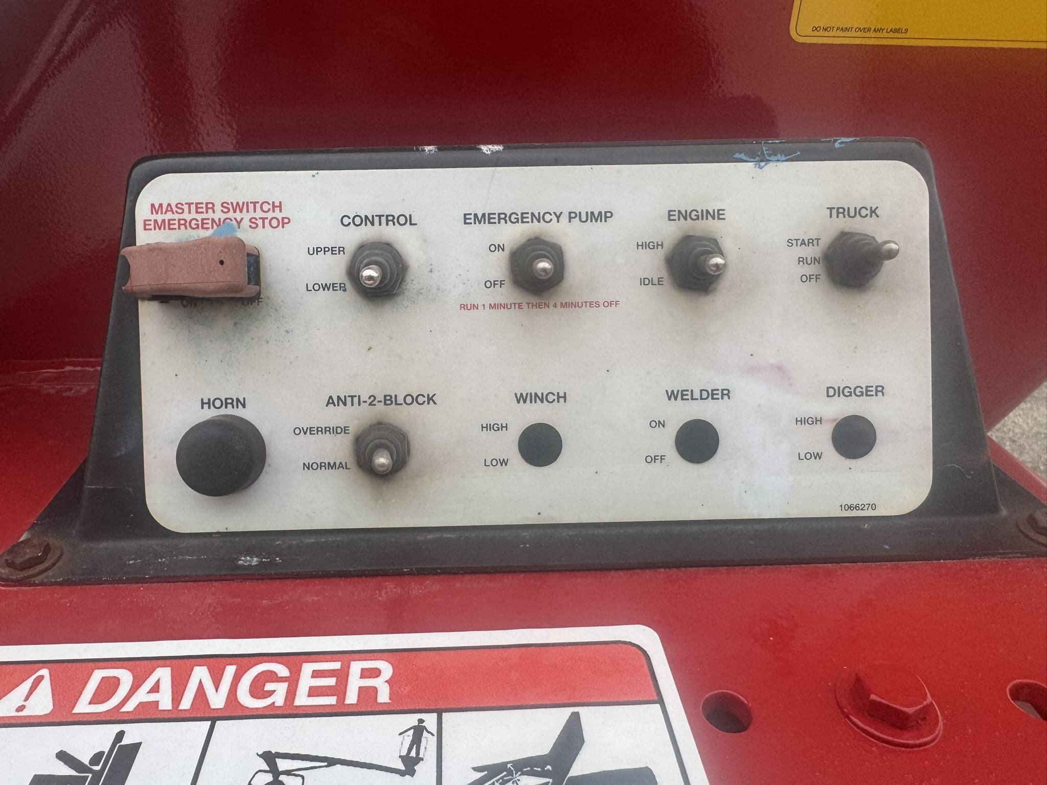 ELLIOTT L60R ON 2014 FREIGHTLINER M2-106 CHASSIS - Image 25