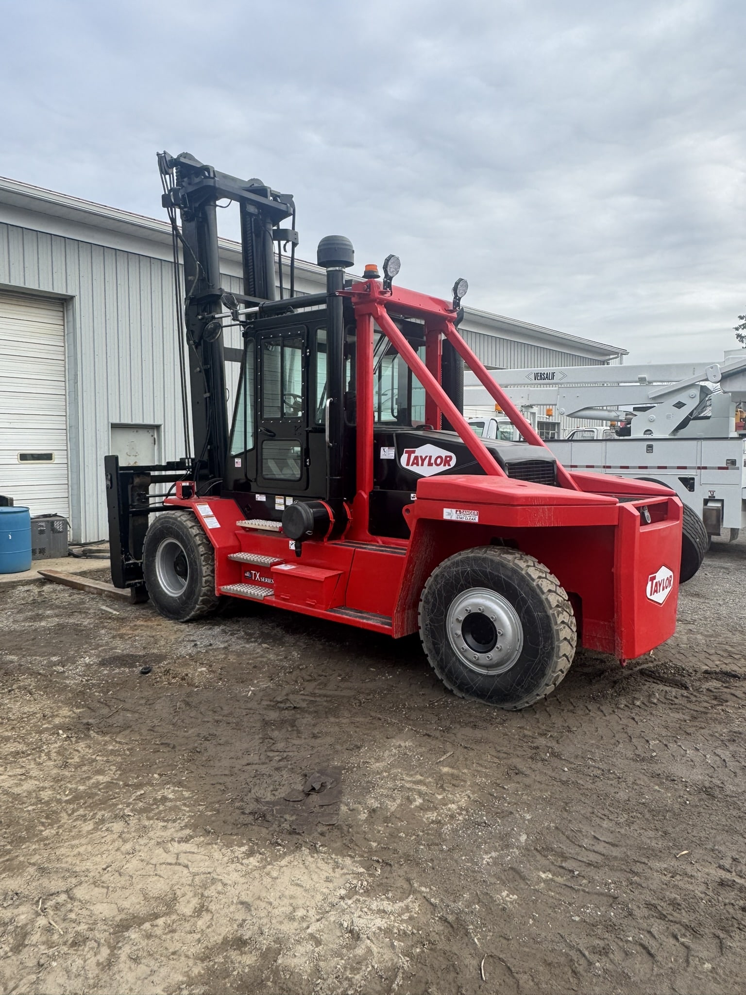 TAYLOR TX360L DIESEL FORKLIFT- 36,000 LBS CAPACITY-LOW HOURS- COMPLETELY RECONDITIONED - Image 3