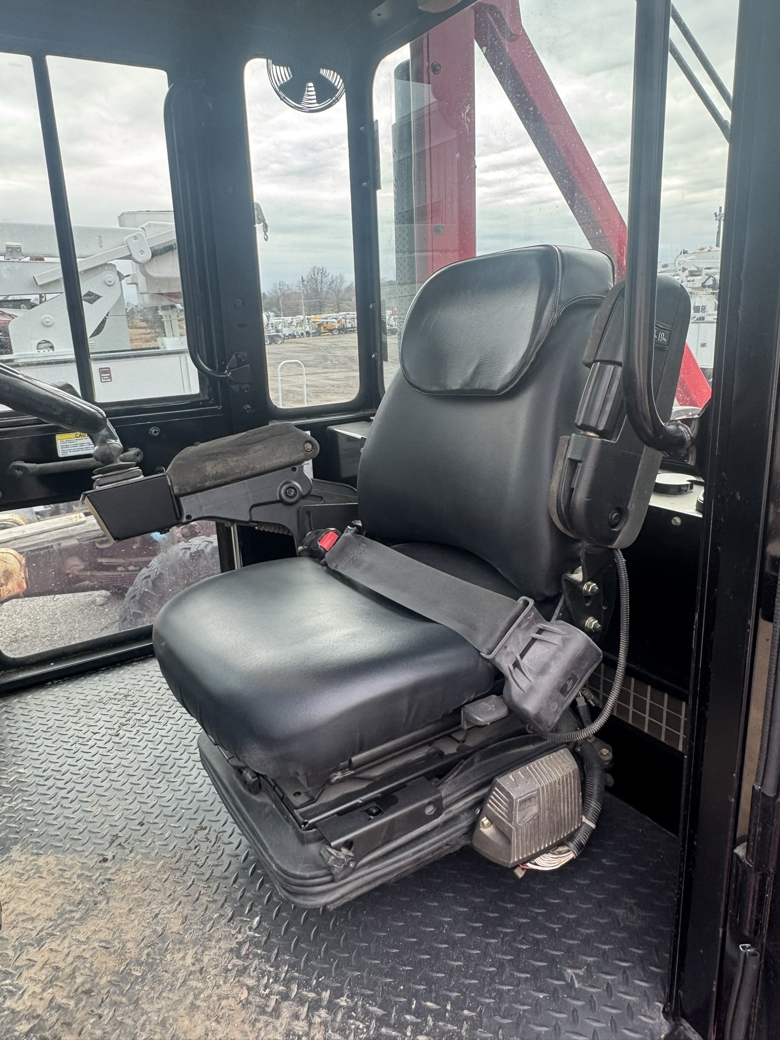 TAYLOR TX360L DIESEL FORKLIFT- 36,000 LBS CAPACITY-LOW HOURS- COMPLETELY RECONDITIONED - Image 7