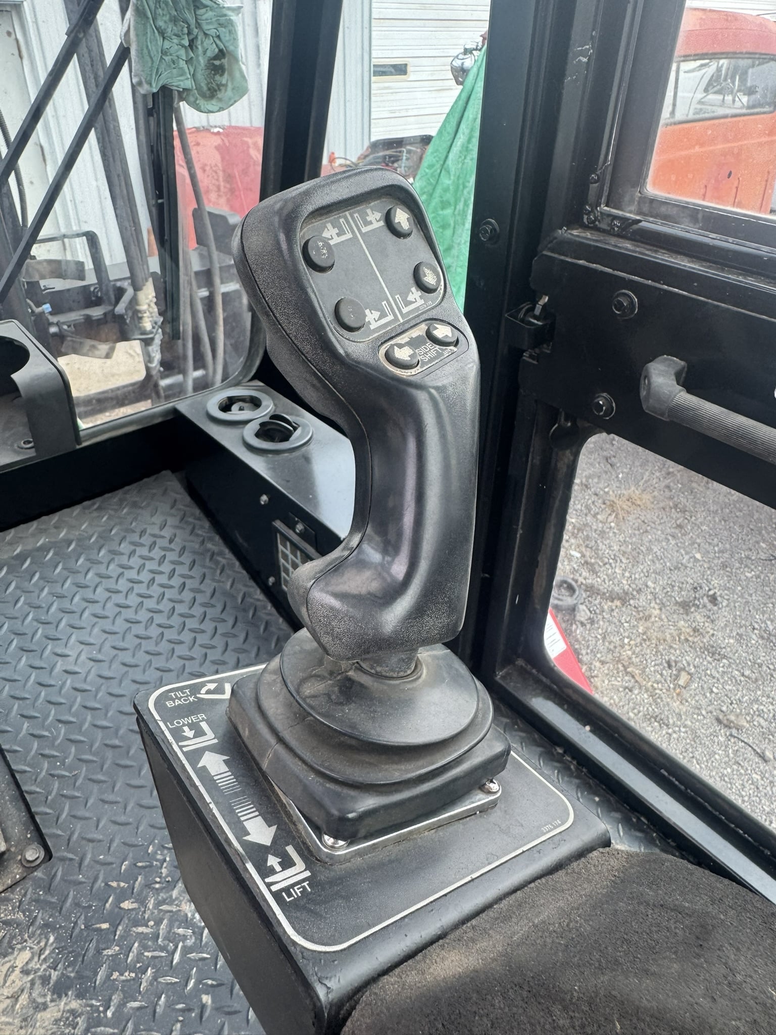 TAYLOR TX360L DIESEL FORKLIFT- 36,000 LBS CAPACITY-LOW HOURS- COMPLETELY RECONDITIONED - Image 10