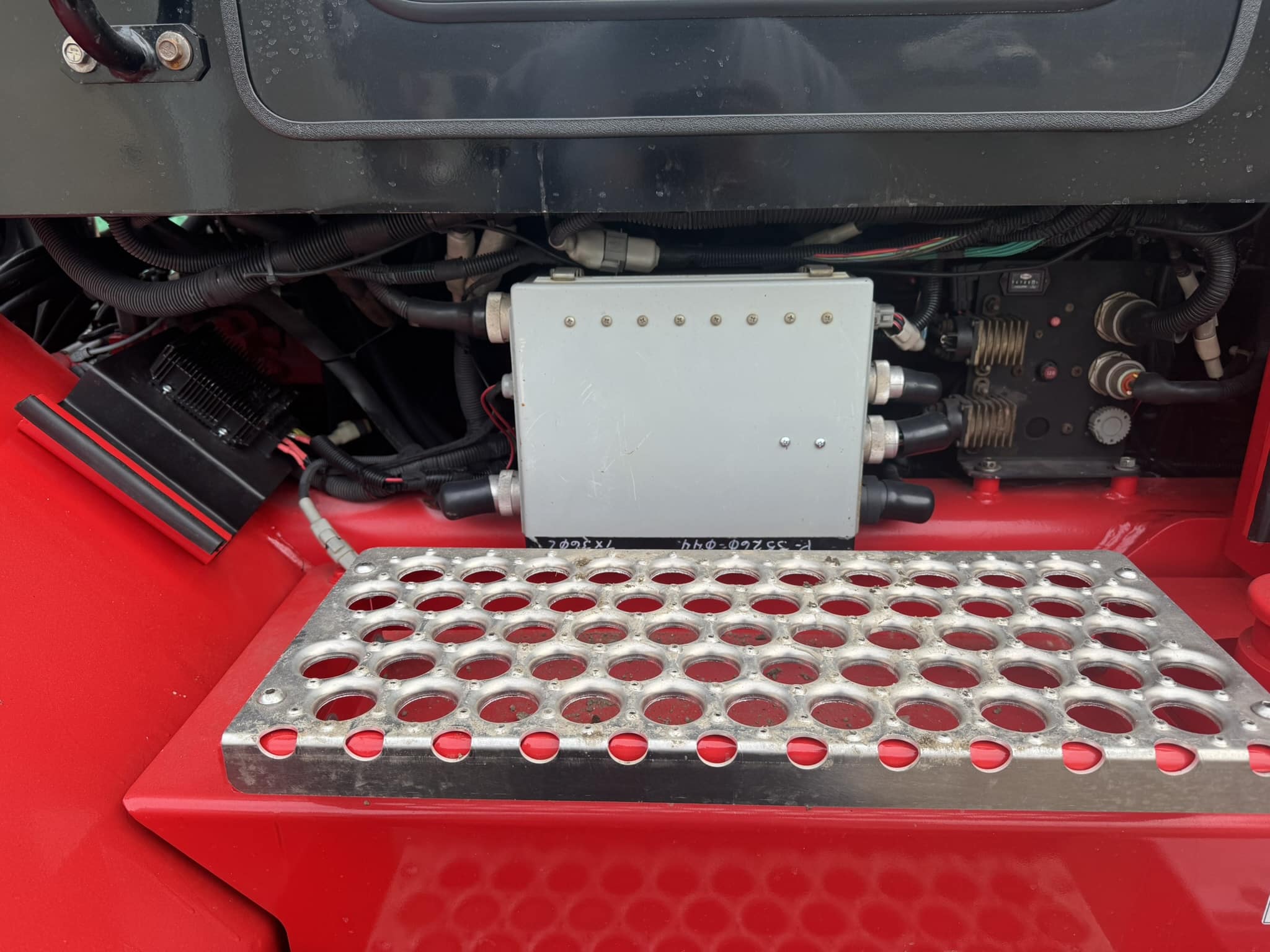 TAYLOR TX360L DIESEL FORKLIFT- 36,000 LBS CAPACITY-LOW HOURS- COMPLETELY RECONDITIONED - Image 12