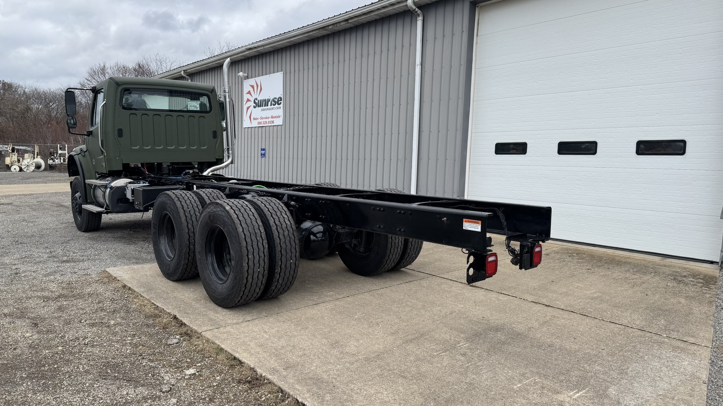 2026 FREIGHTLINER M2 106 PLUS 6X6 CAB & CHASSIS - Image 4