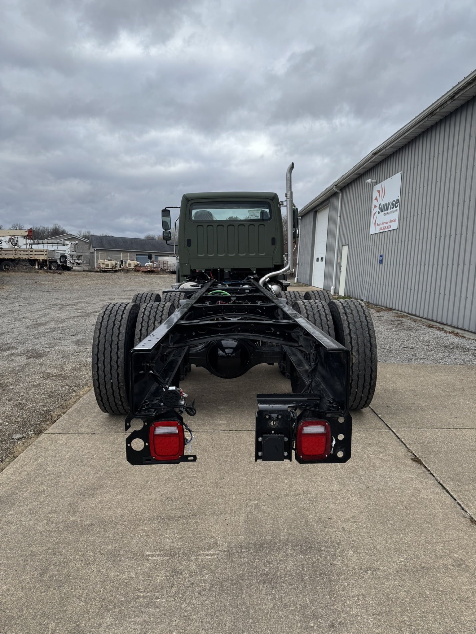 2026 FREIGHTLINER M2 106 PLUS 6X6 CAB & CHASSIS - Image 5