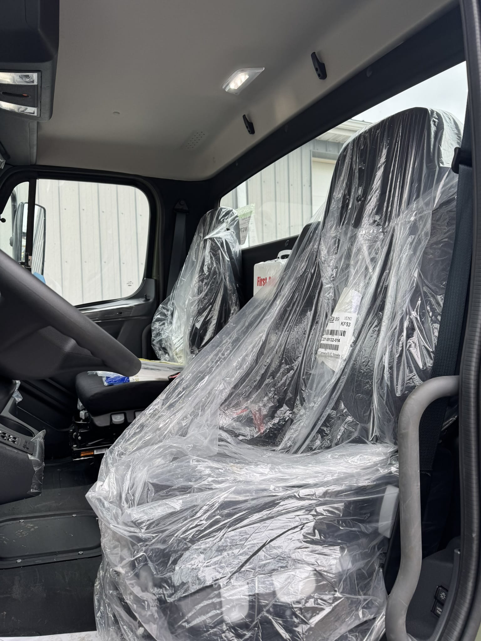 2026 FREIGHTLINER M2 106 PLUS 6X6 CAB & CHASSIS - Image 7