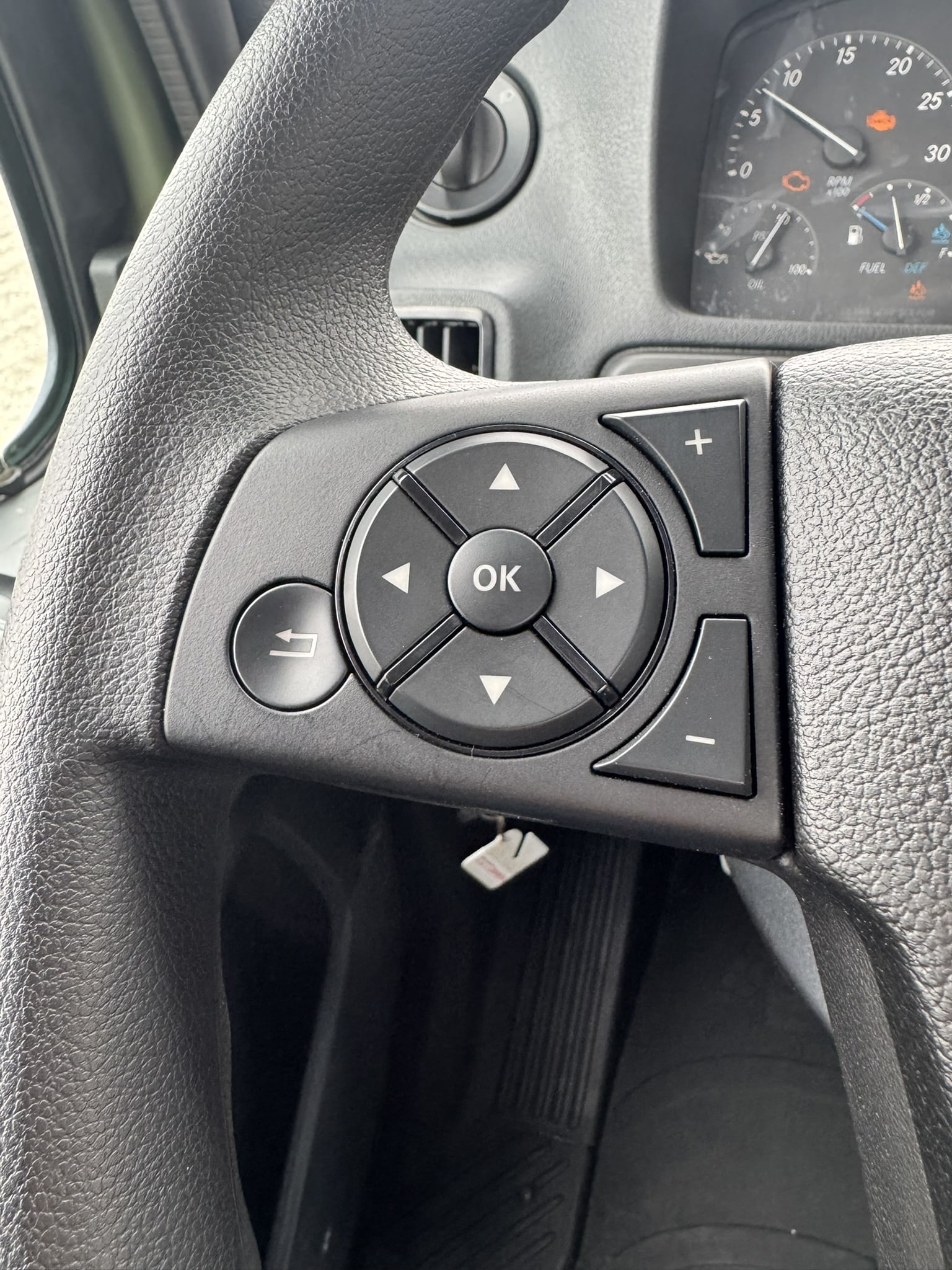 2026 FREIGHTLINER M2 106 PLUS 6X6 CAB & CHASSIS - Image 12