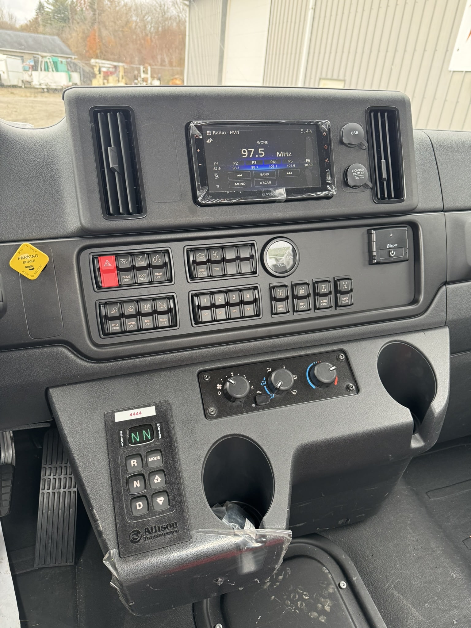 2026 FREIGHTLINER M2 106 PLUS 6X6 CAB & CHASSIS - Image 13