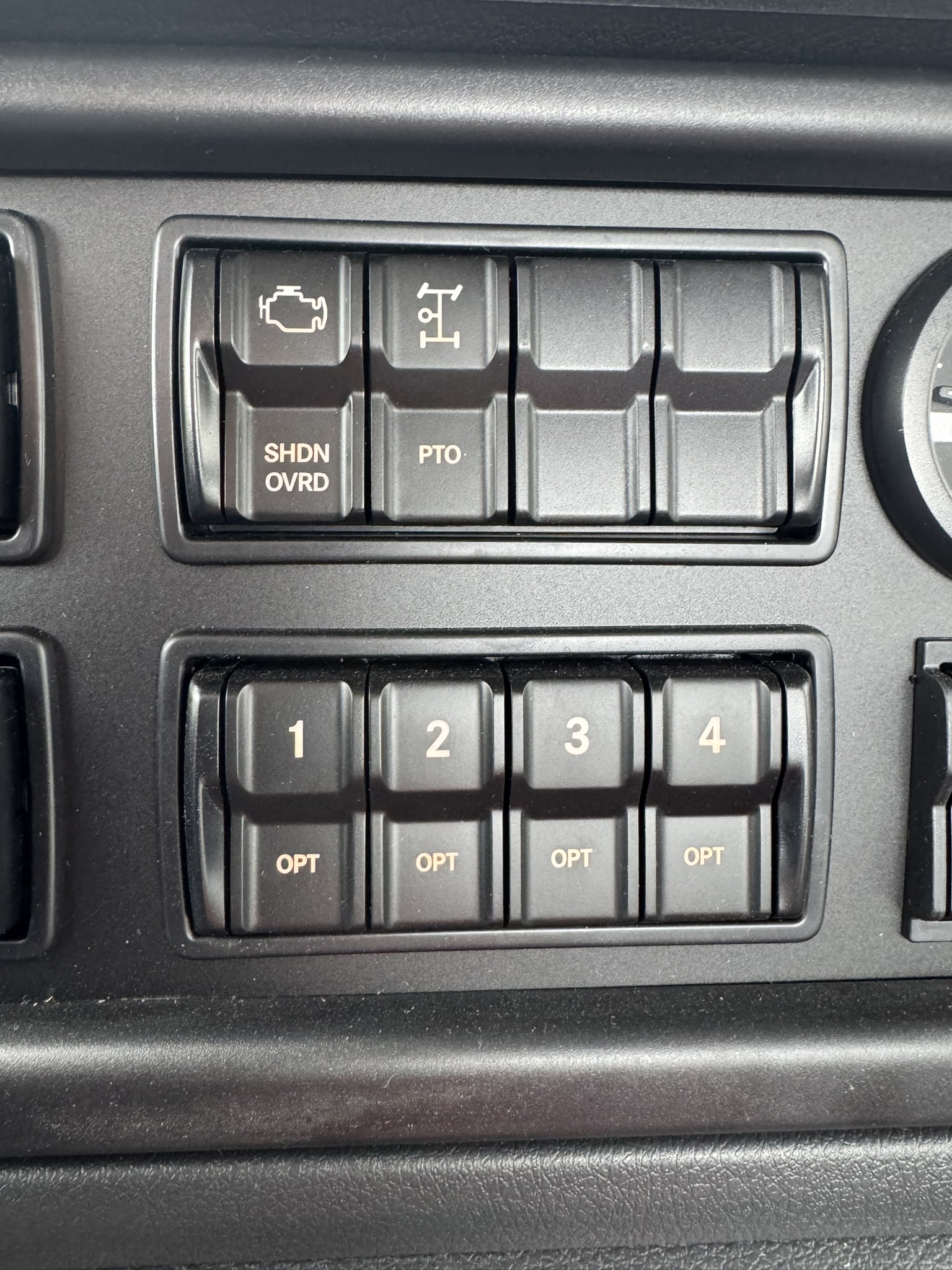 2026 FREIGHTLINER M2 106 PLUS 6X6 CAB & CHASSIS - Image 15