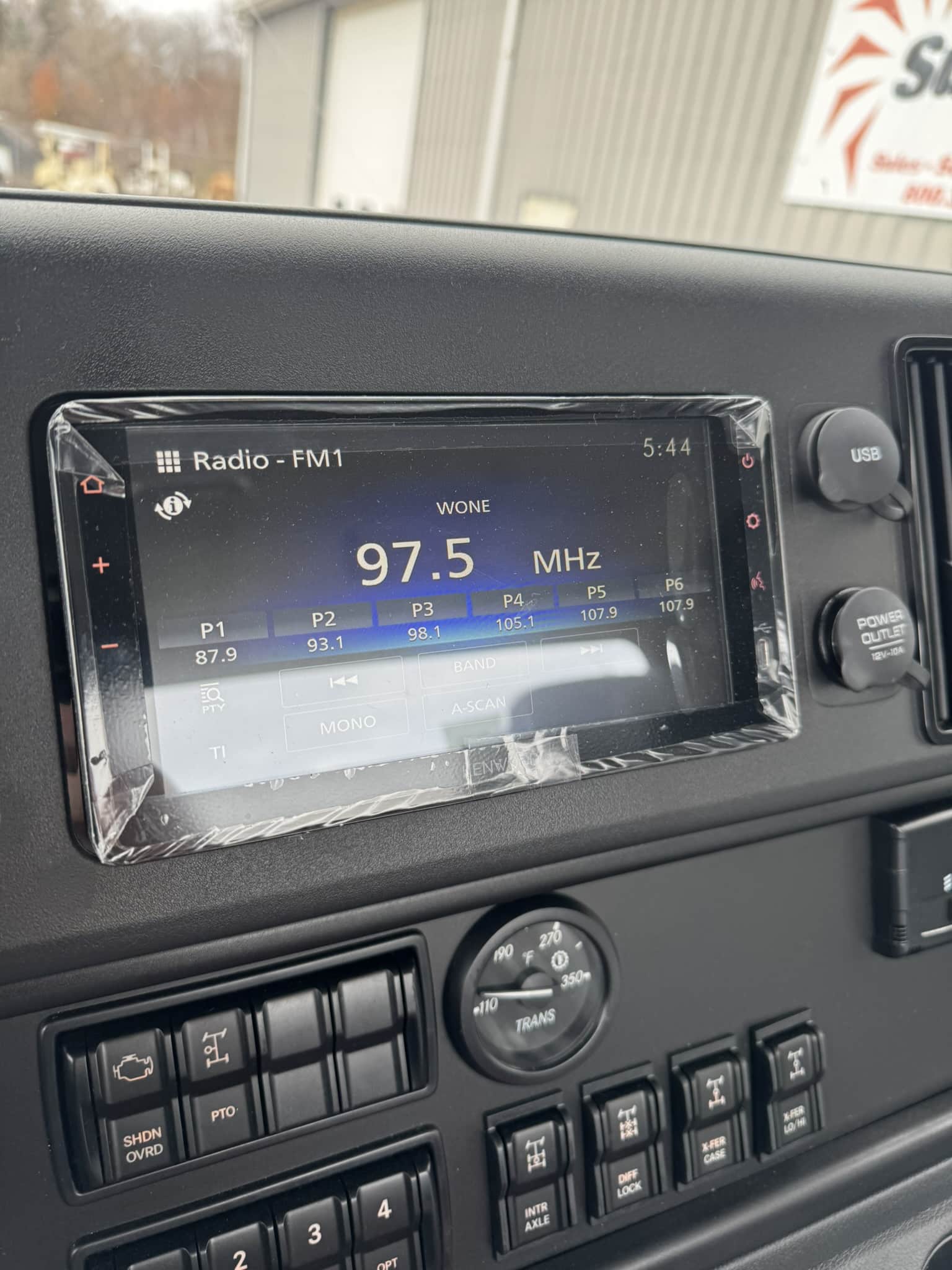 2026 FREIGHTLINER M2 106 PLUS 6X6 CAB & CHASSIS - Image 17