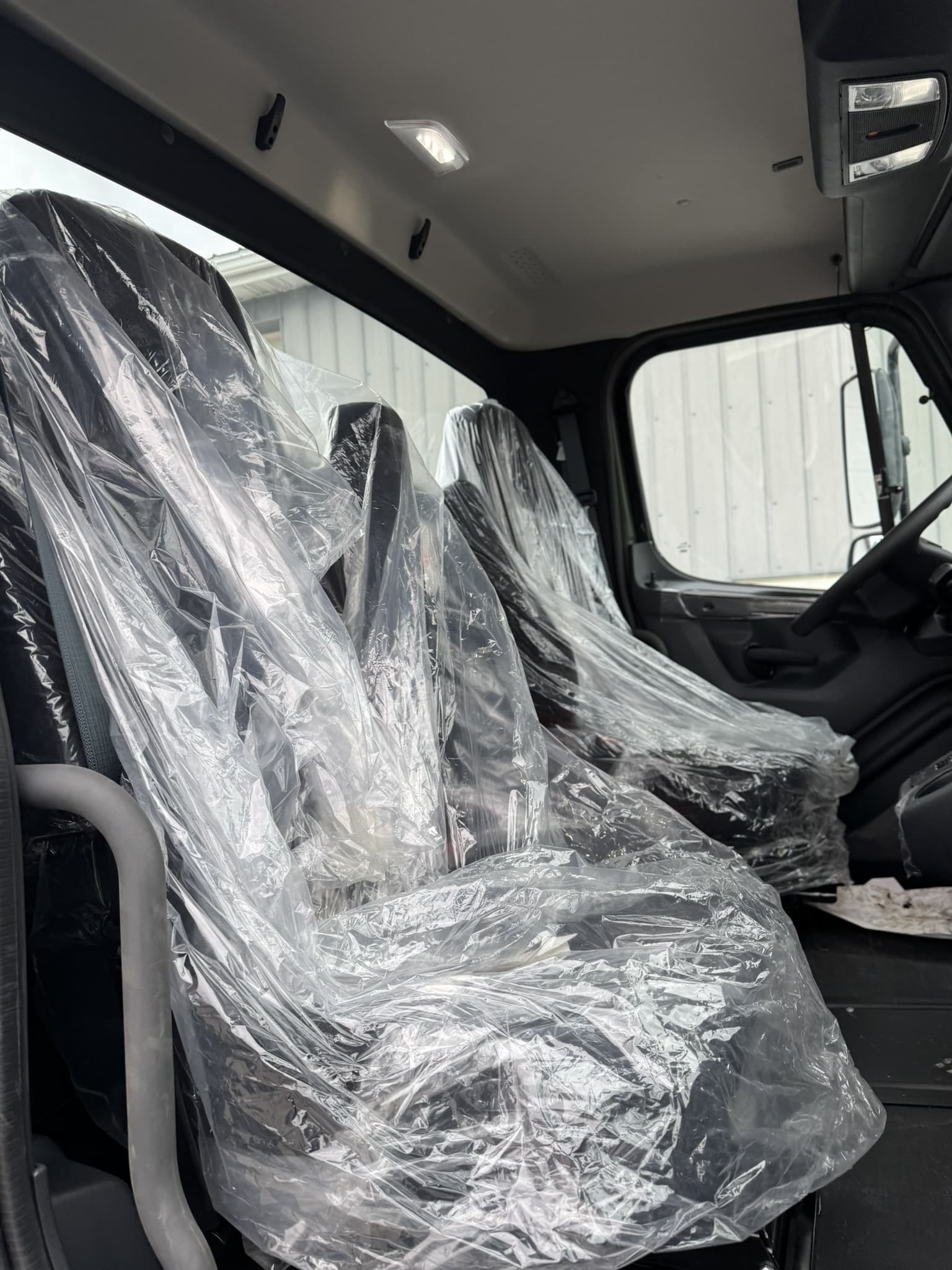 2026 FREIGHTLINER M2 106 PLUS 6X6 CAB & CHASSIS - Image 22