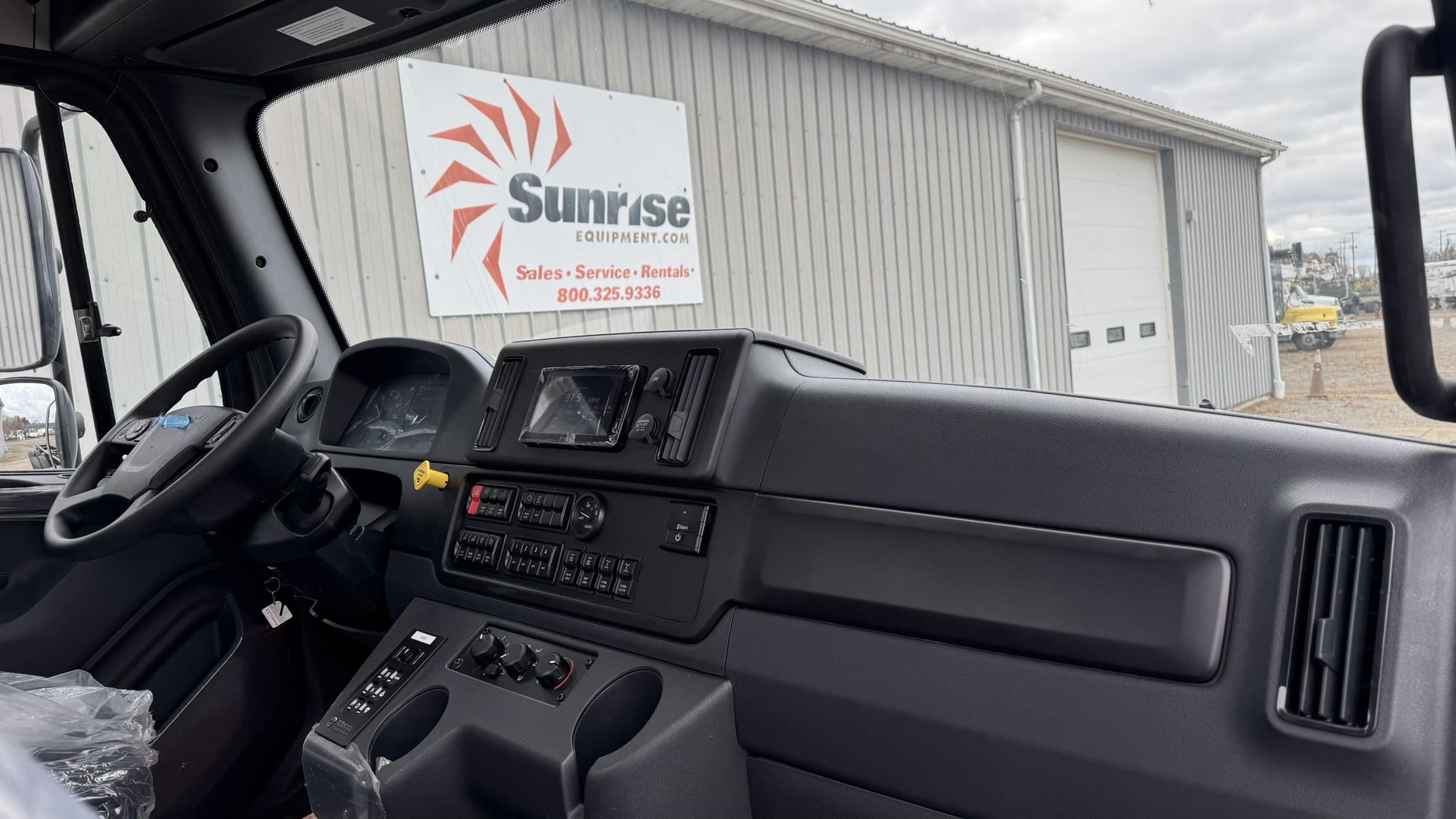 2026 FREIGHTLINER M2 106 PLUS 6X6 CAB & CHASSIS - Image 23