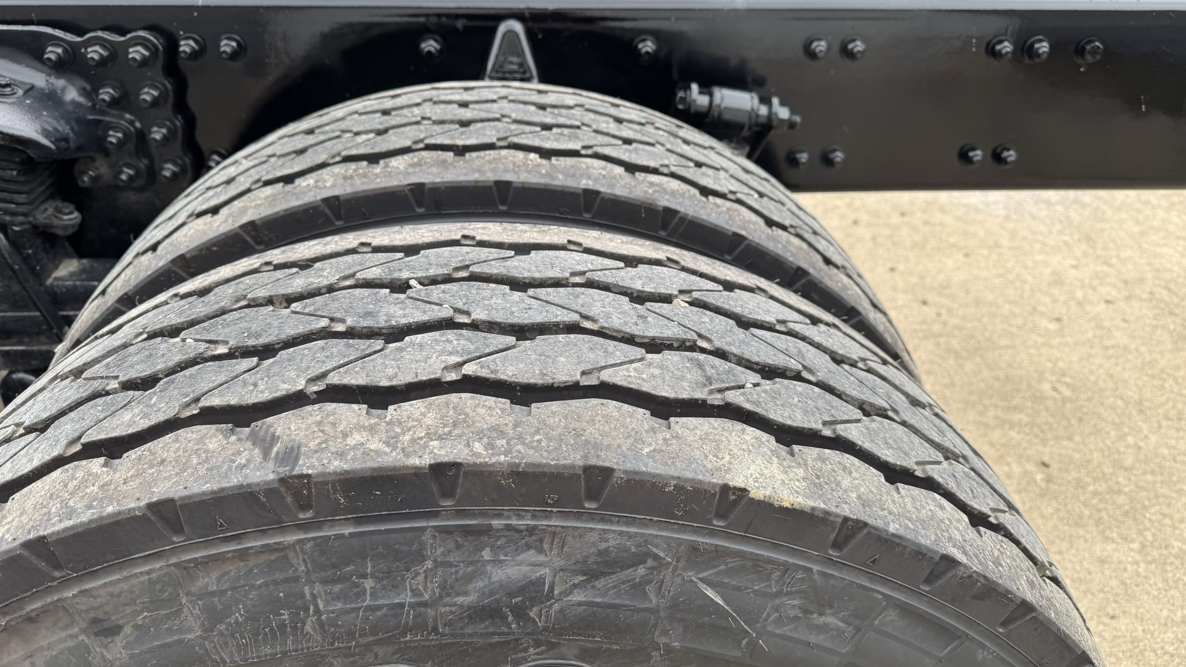 2026 FREIGHTLINER M2 106 PLUS 6X6 CAB & CHASSIS - Image 27