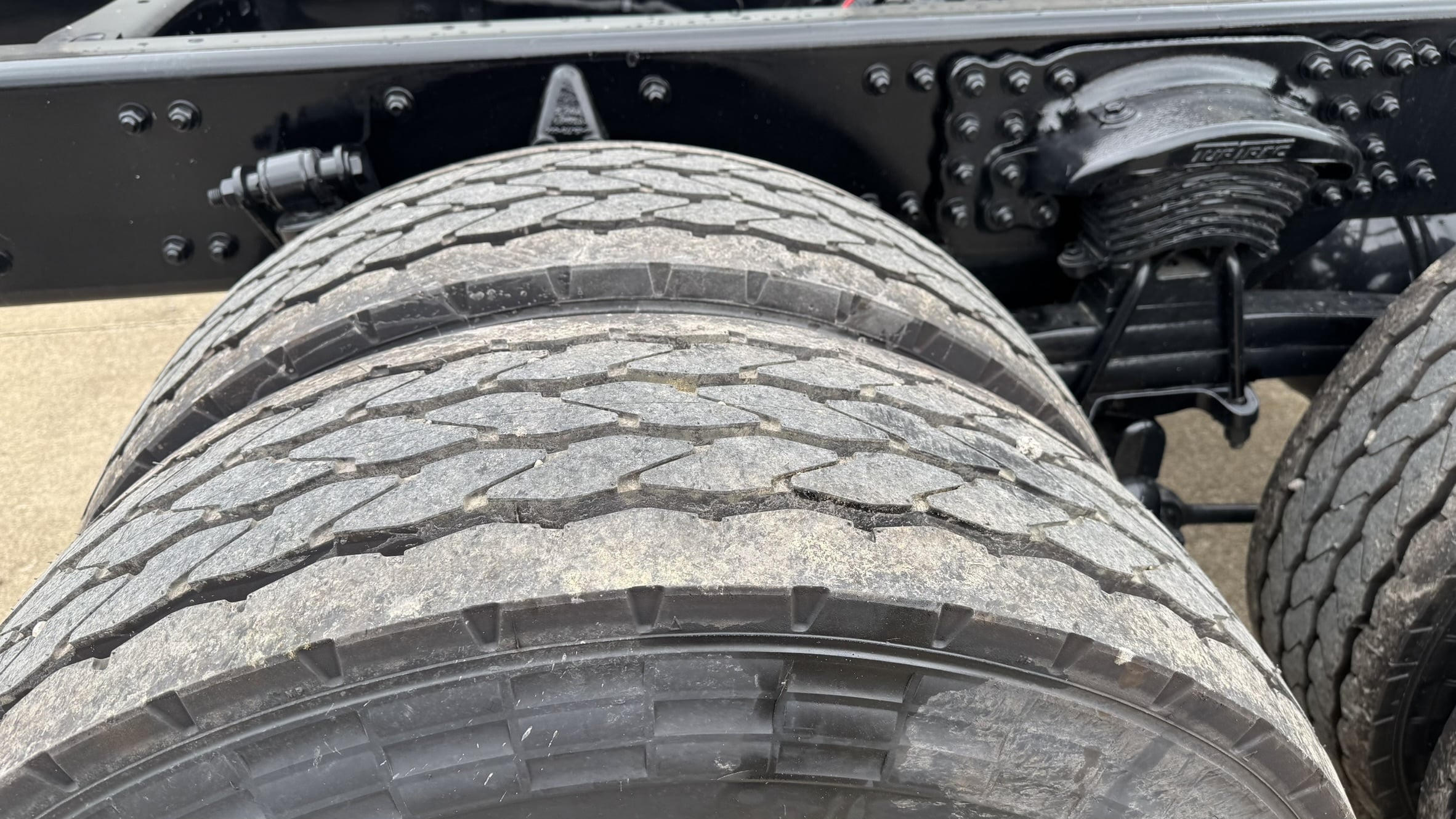 2026 FREIGHTLINER M2 106 PLUS 6X6 CAB & CHASSIS - Image 28